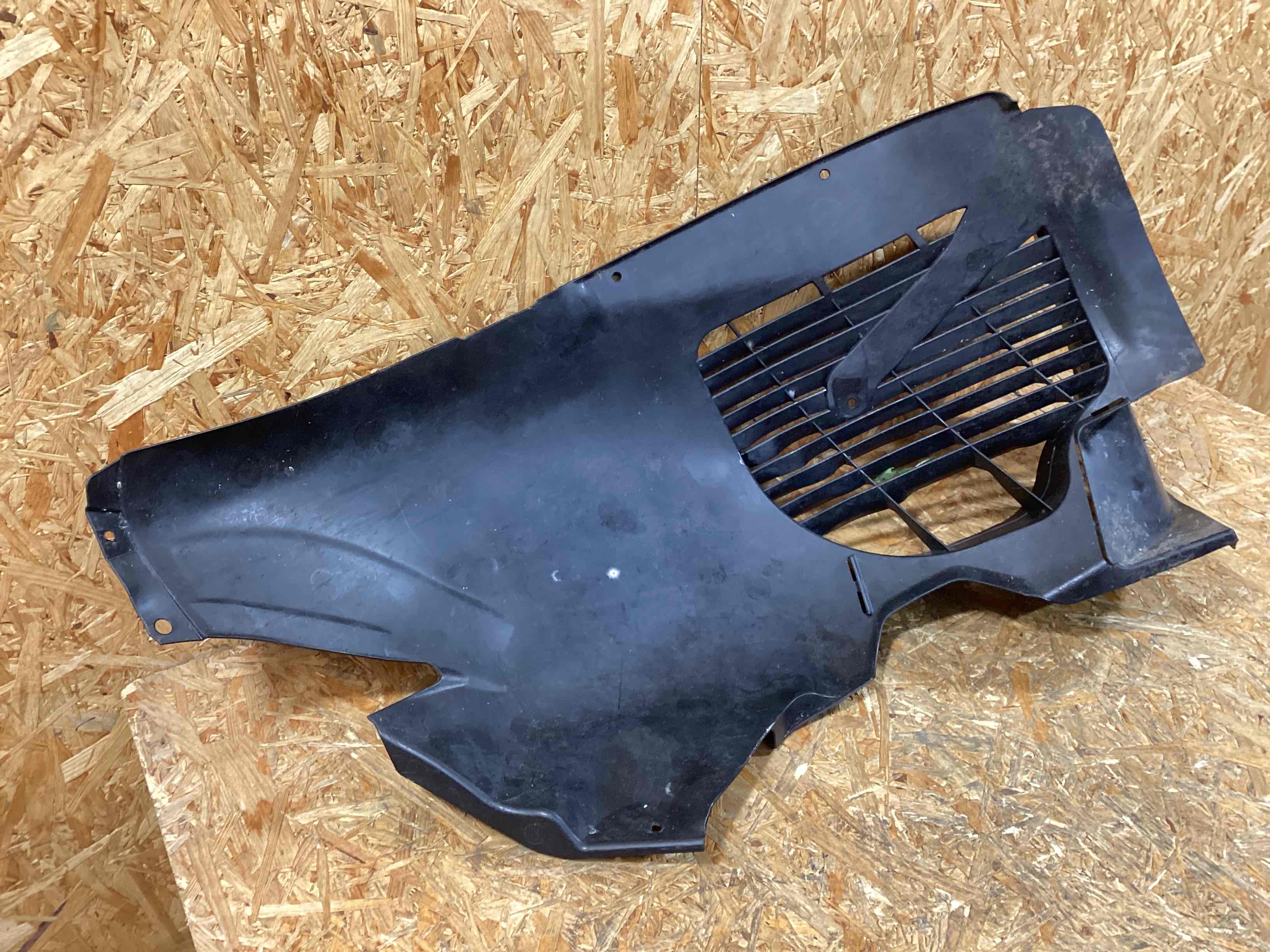 Защита арок передняя правая (подкрылок) Porsche 718 Cayman 290126-109