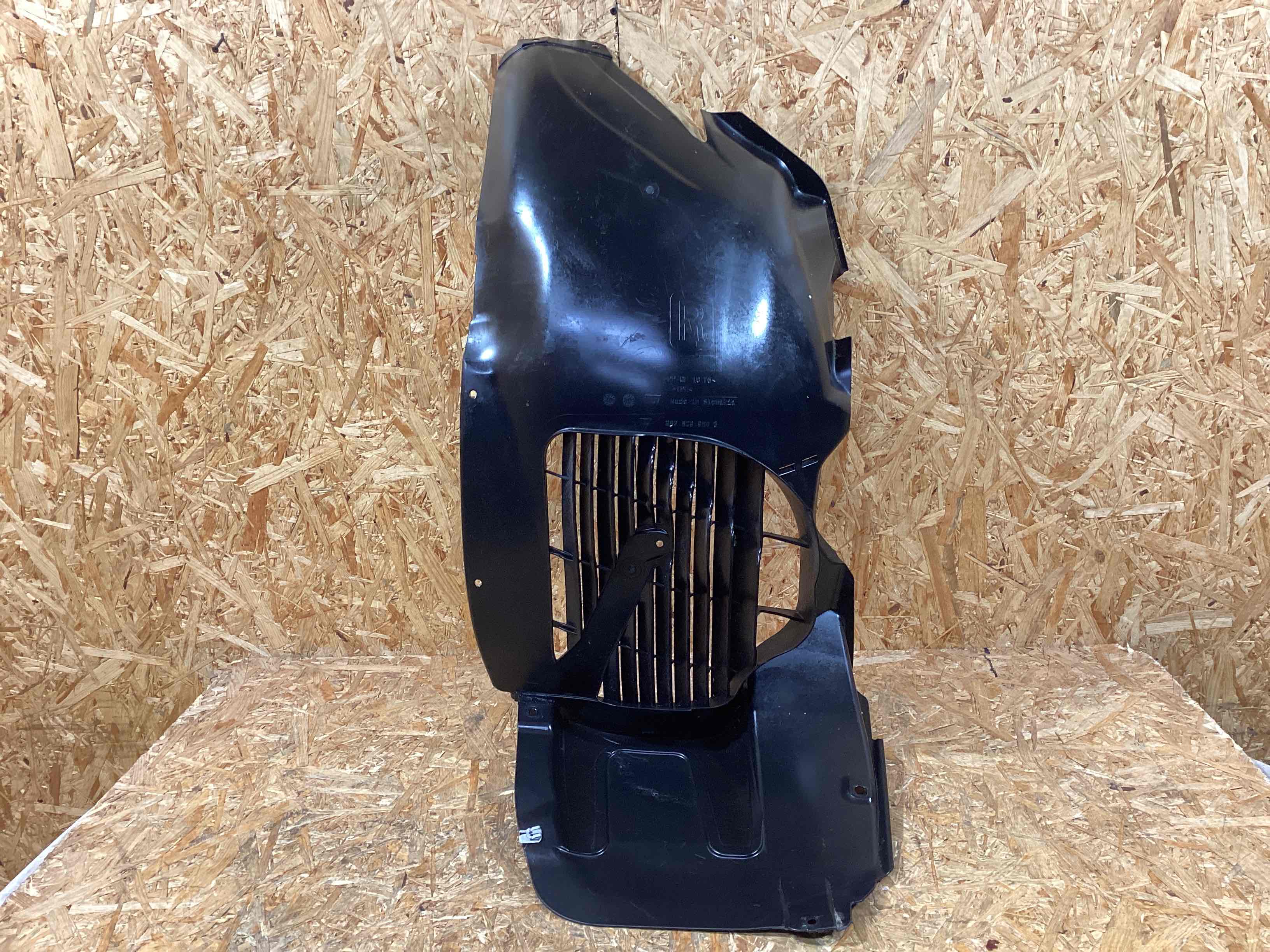 Защита арок передняя правая (подкрылок) Porsche 718 Cayman 290126-109