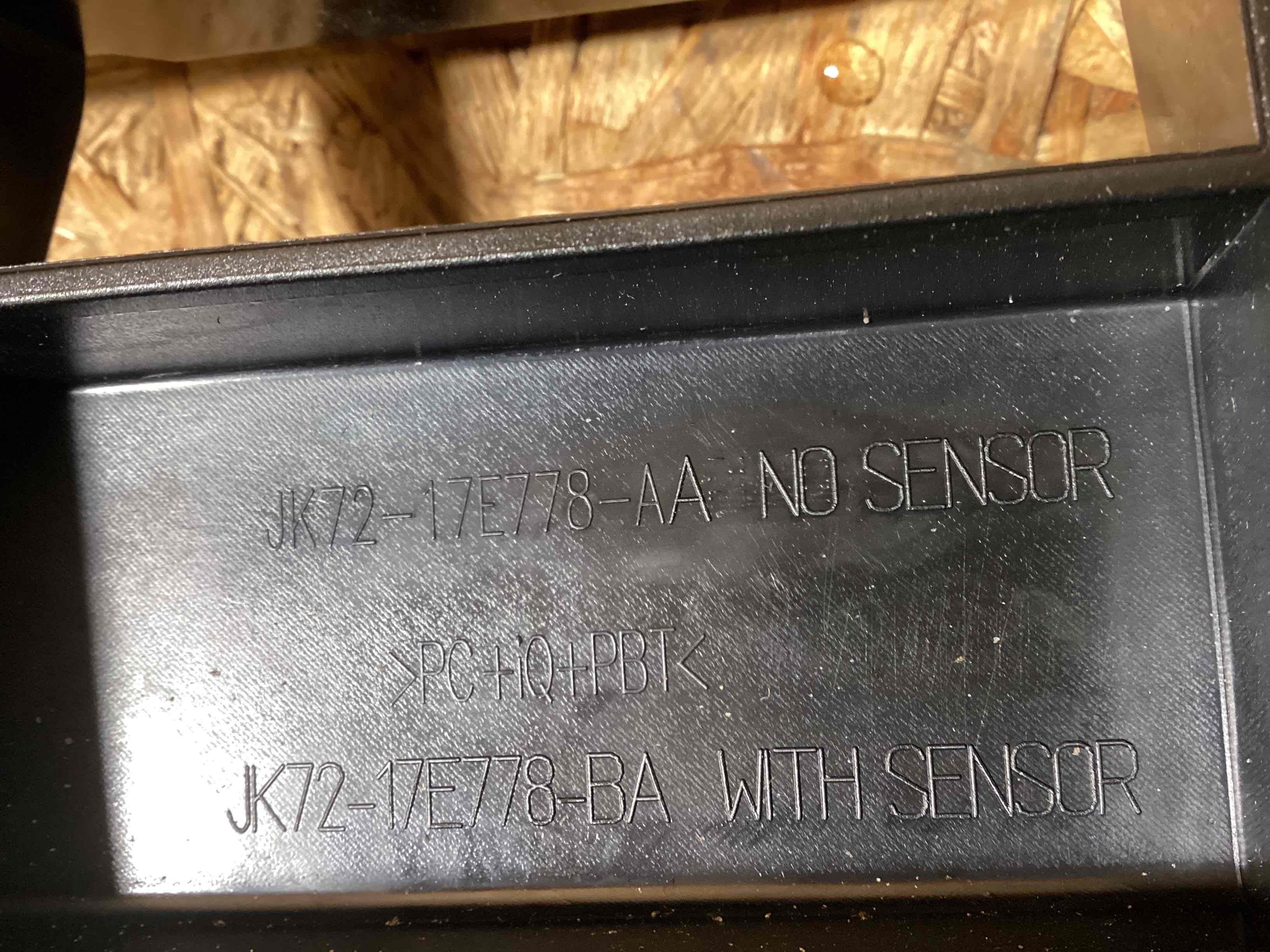 Усилитель бампера Land Rover Discovery Sport L550 290126-117