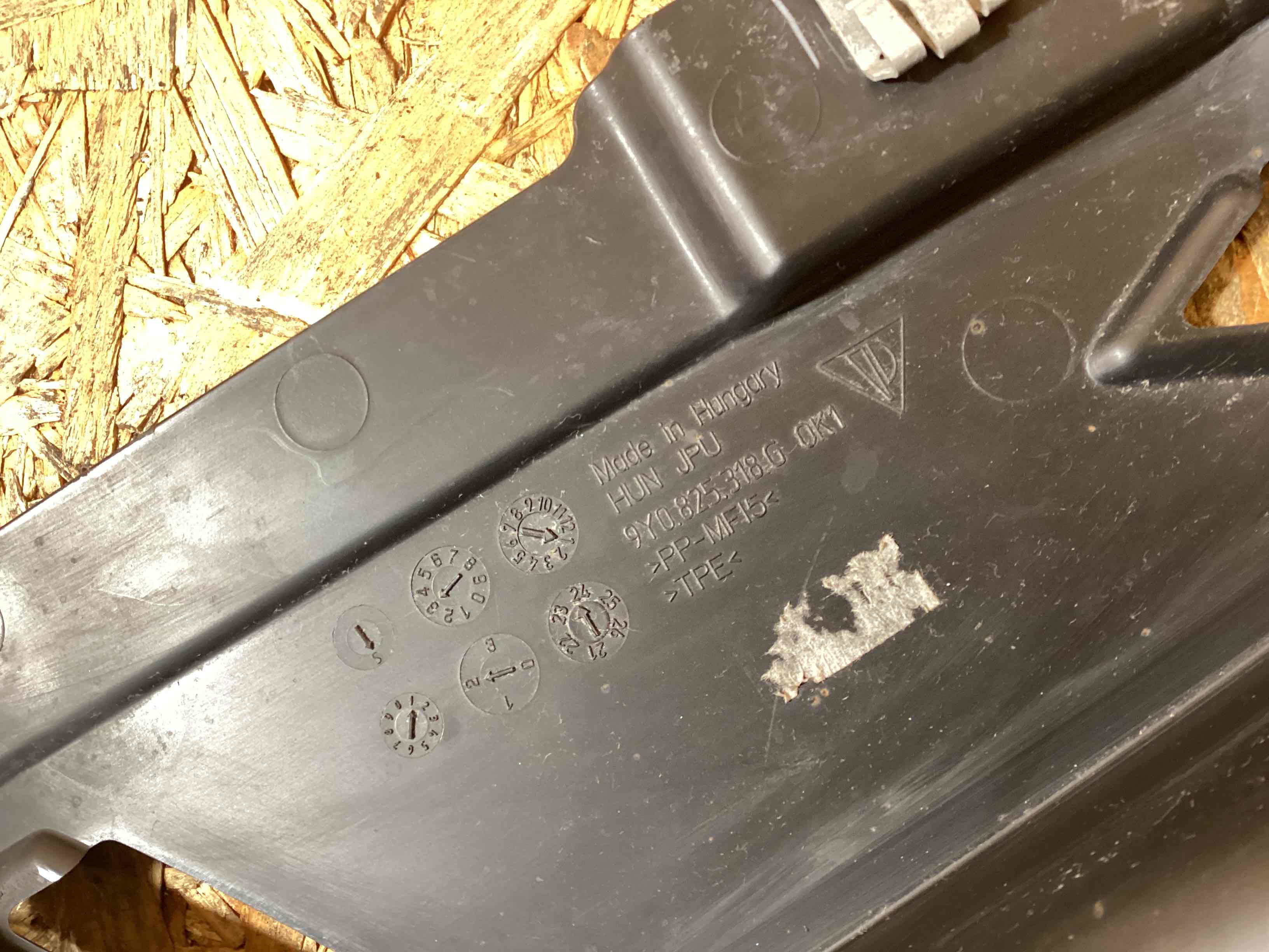 Защита арок передняя правая (подкрылок) Porsche Cayenne 290126-118