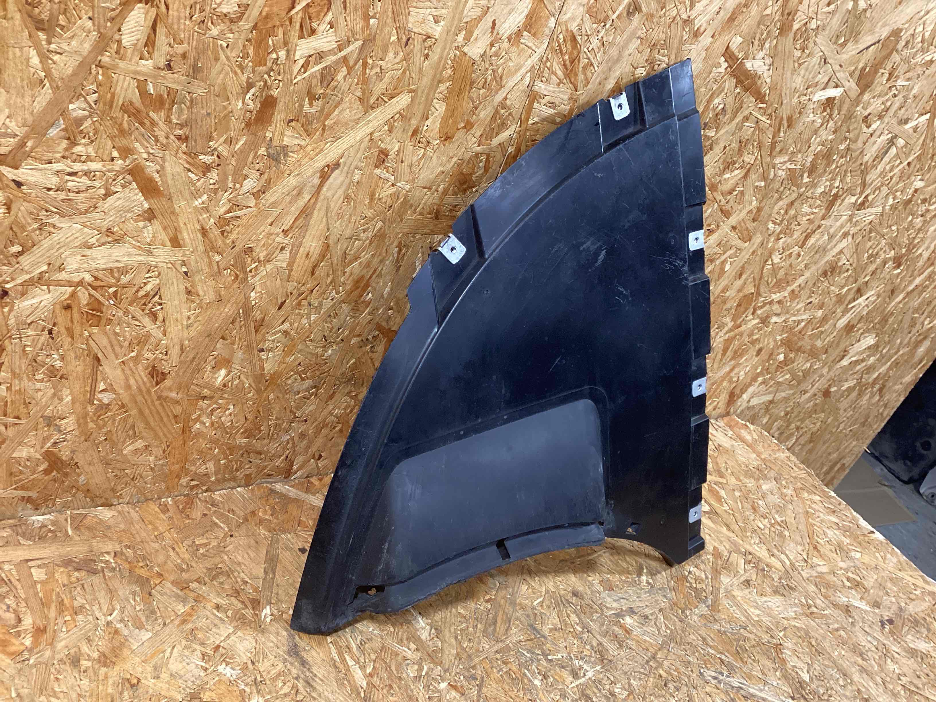 Защита арок передняя правая (подкрылок) Porsche Taycan 290126-120