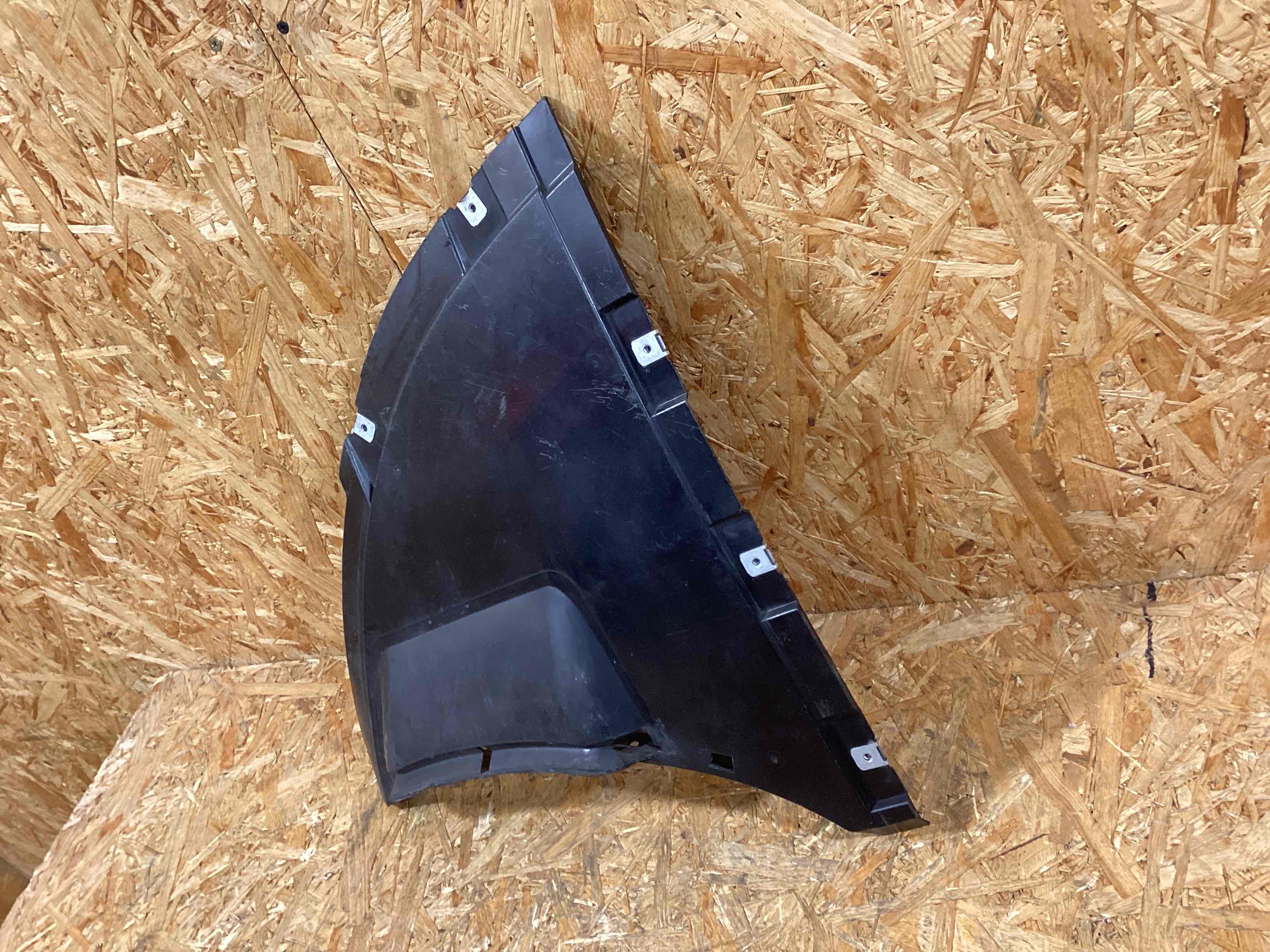 Защита арок передняя правая (подкрылок) Porsche Taycan 290126-120