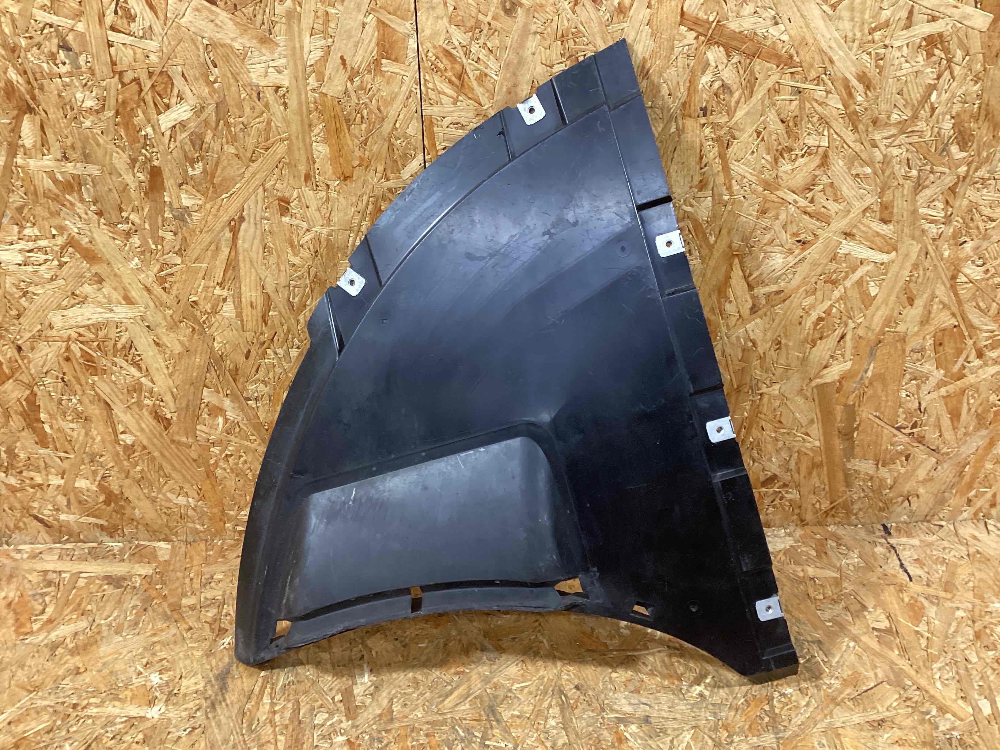 Защита арок передняя правая (подкрылок) Porsche Taycan 290126-120