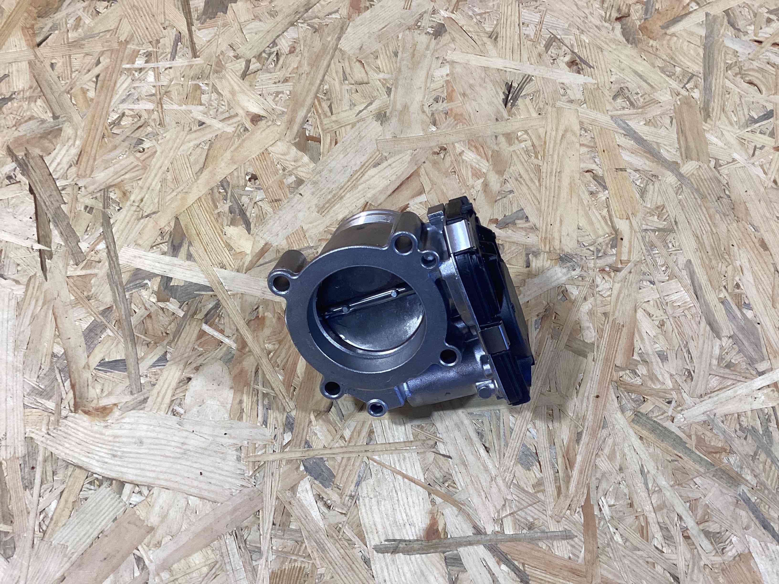 Заслонка дроссельная Audi A6 290426-114