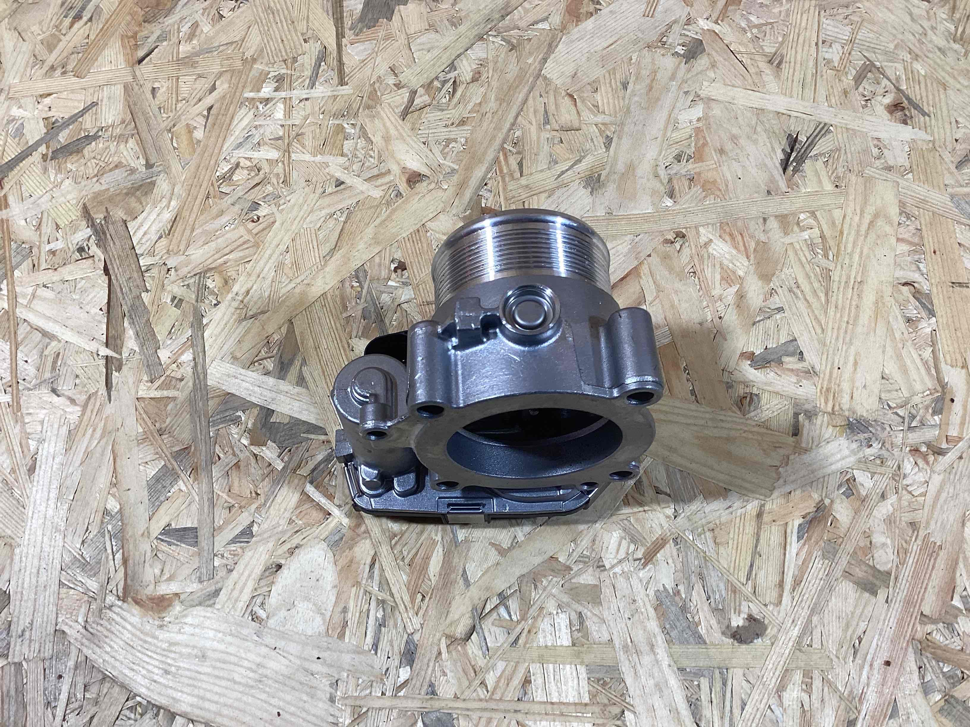 Заслонка дроссельная Audi A6 290426-114