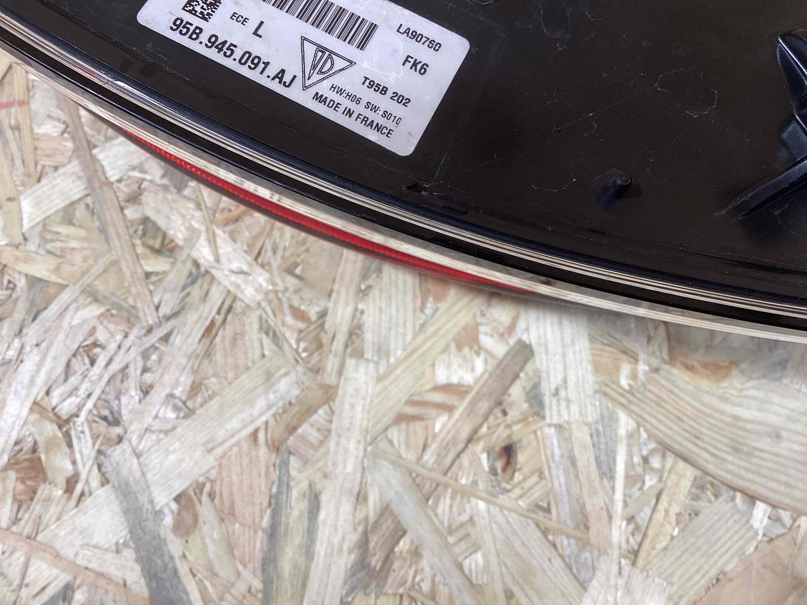 Фонарь задний правый Porsche Macan 290426-124