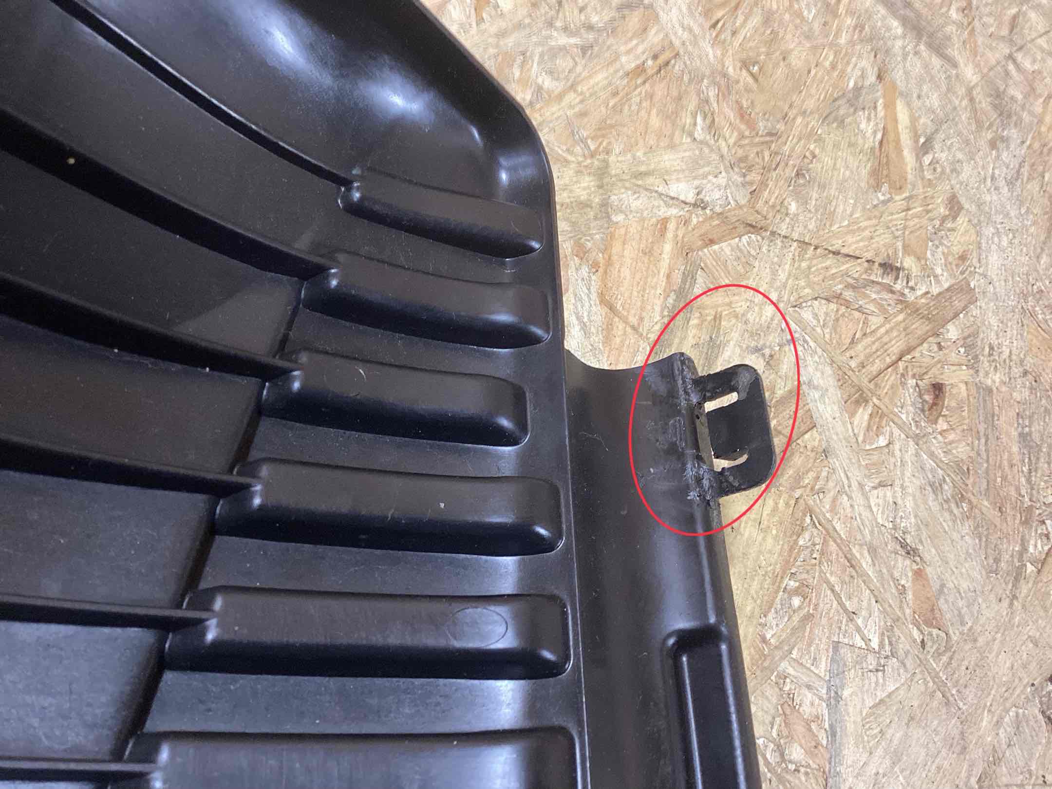 Воздуховод Porsche Taycan 290526-108