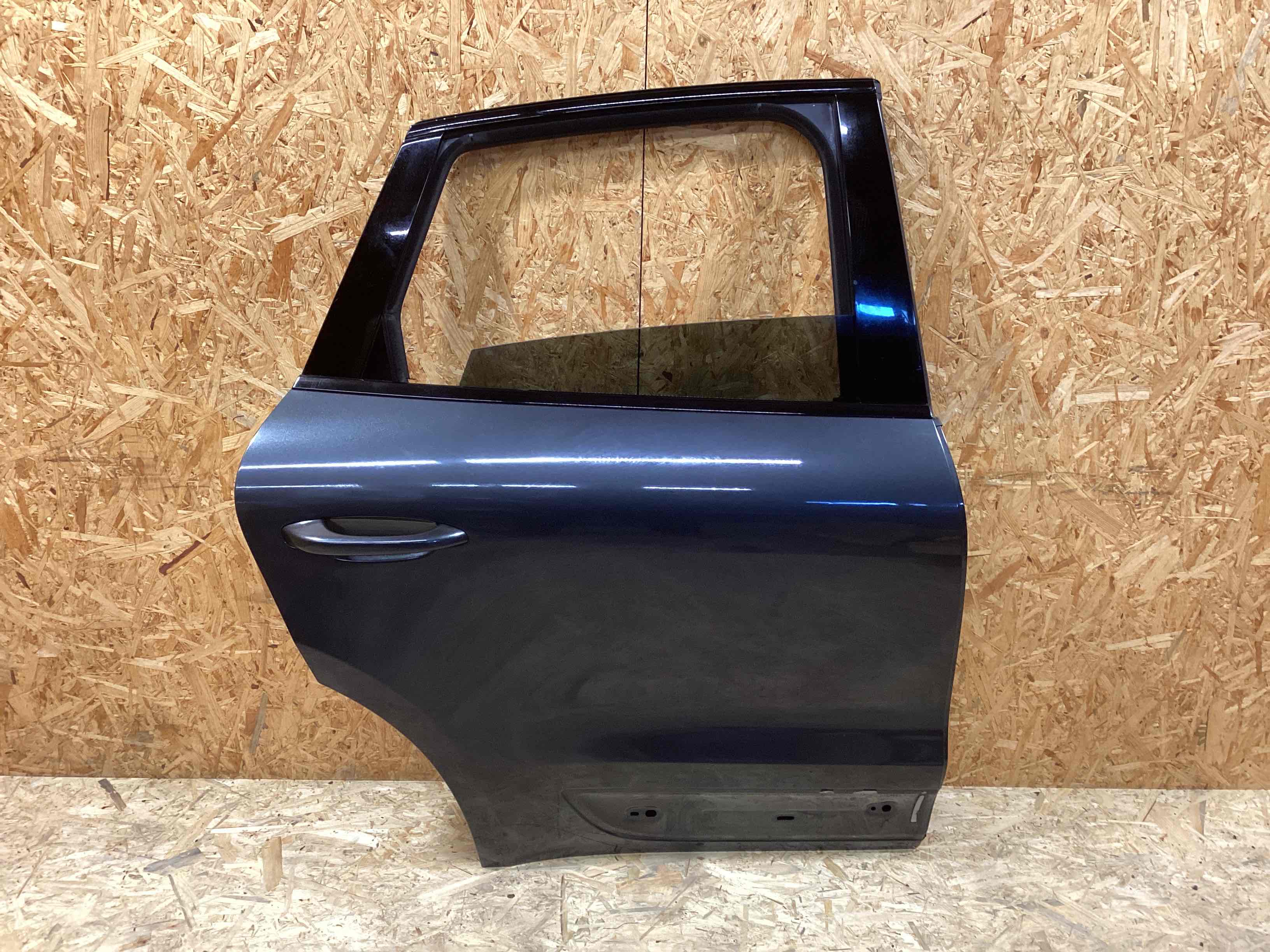 Дверь задняя правая Porsche Macan 290925-104