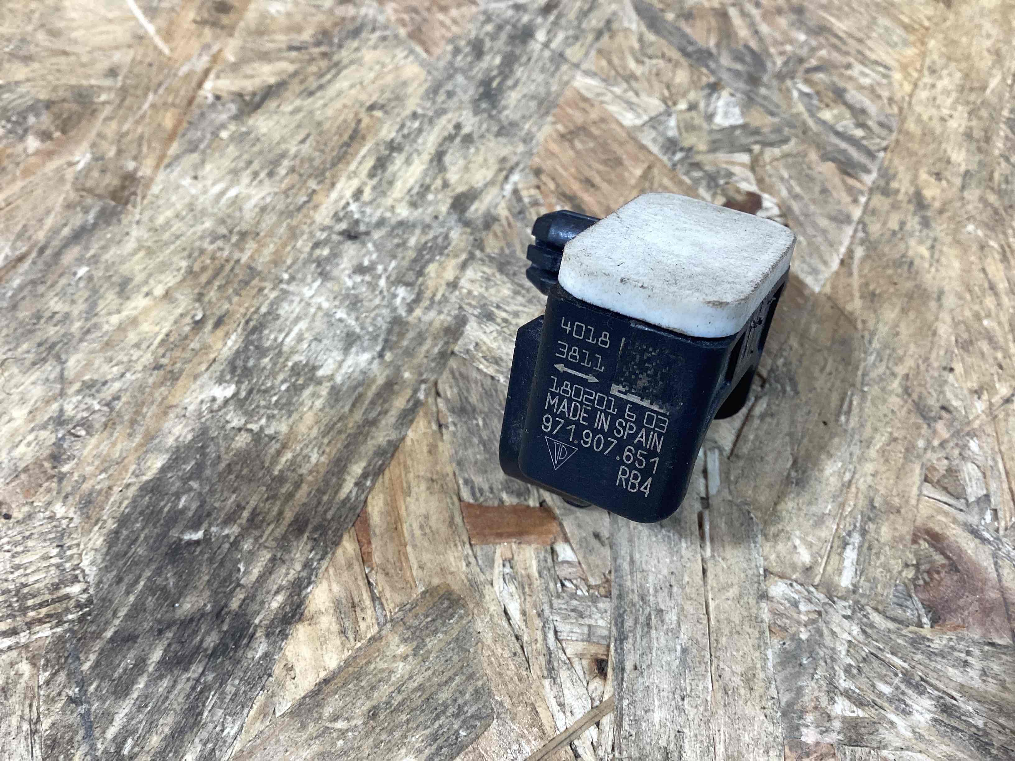 Датчик удара (Airbag), переключатель Porsche Panamera 290926-119
