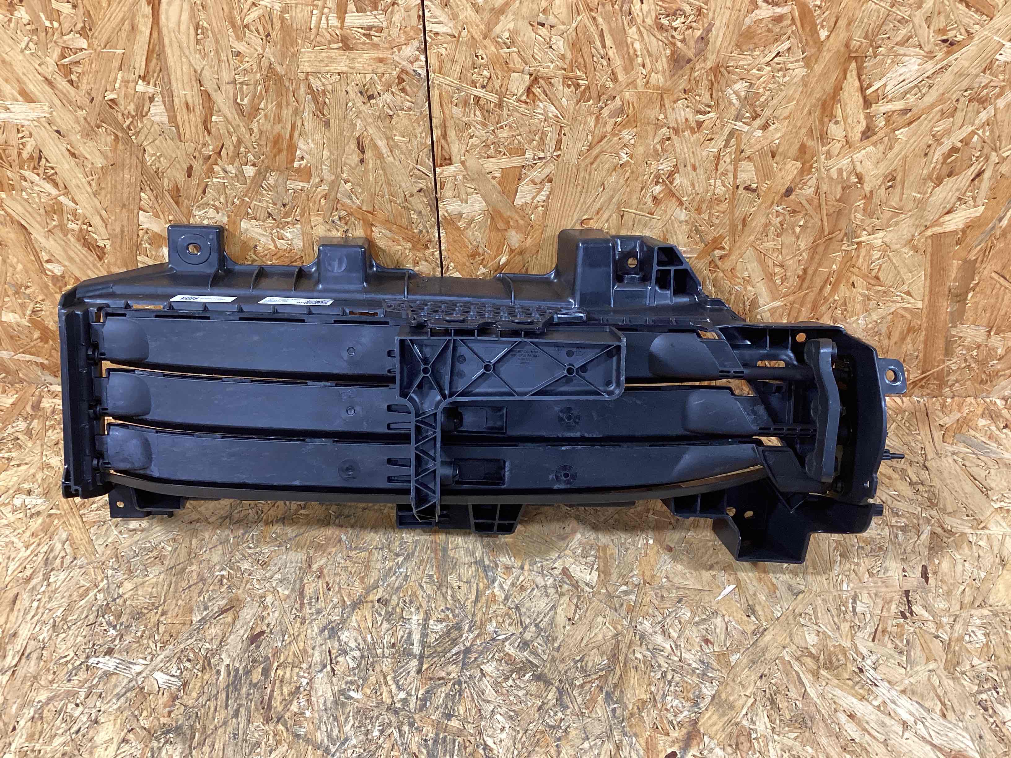 Жалюзи радиатора Porsche Macan 291025-103