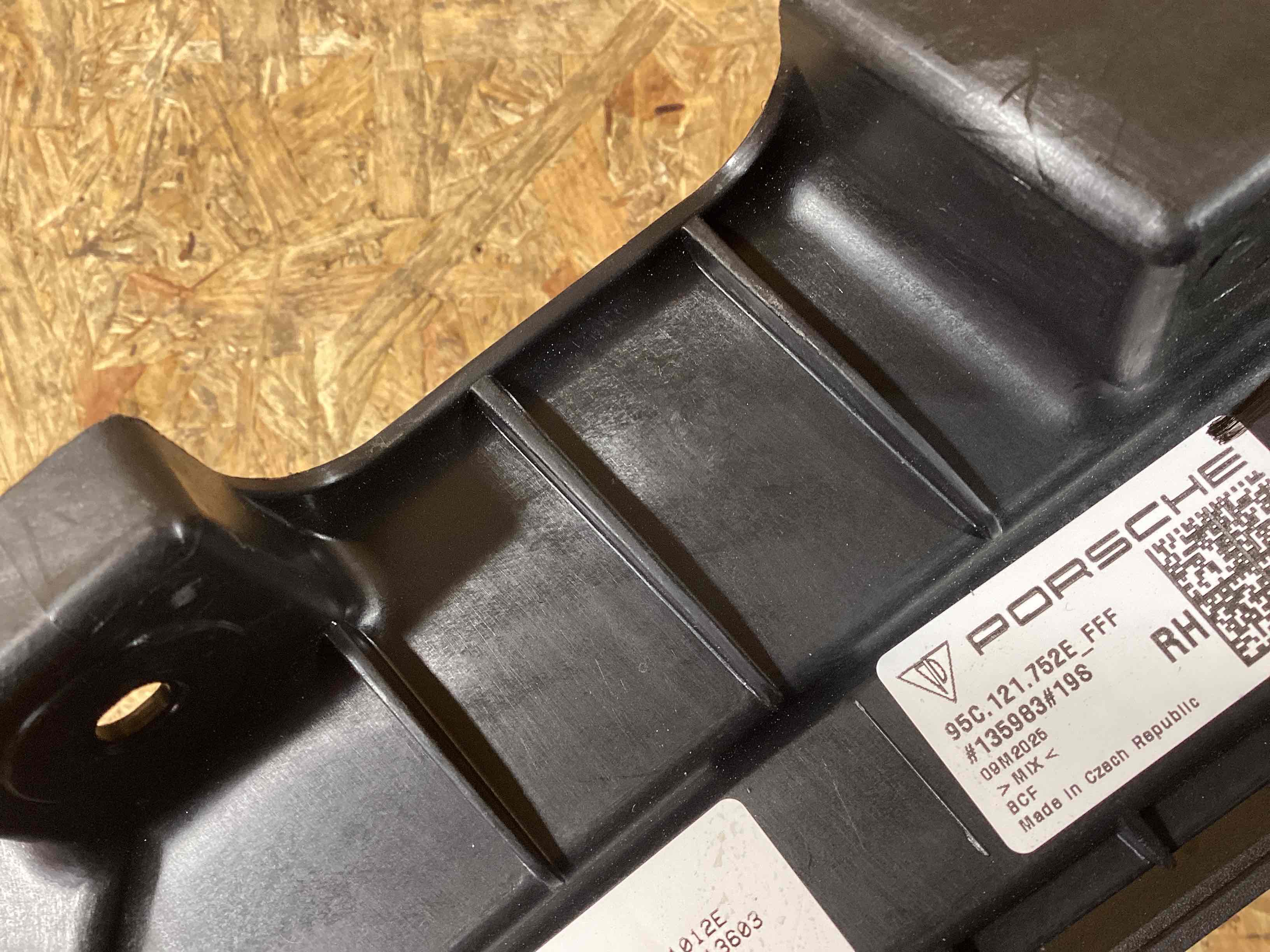 Жалюзи радиатора Porsche Macan 291025-103