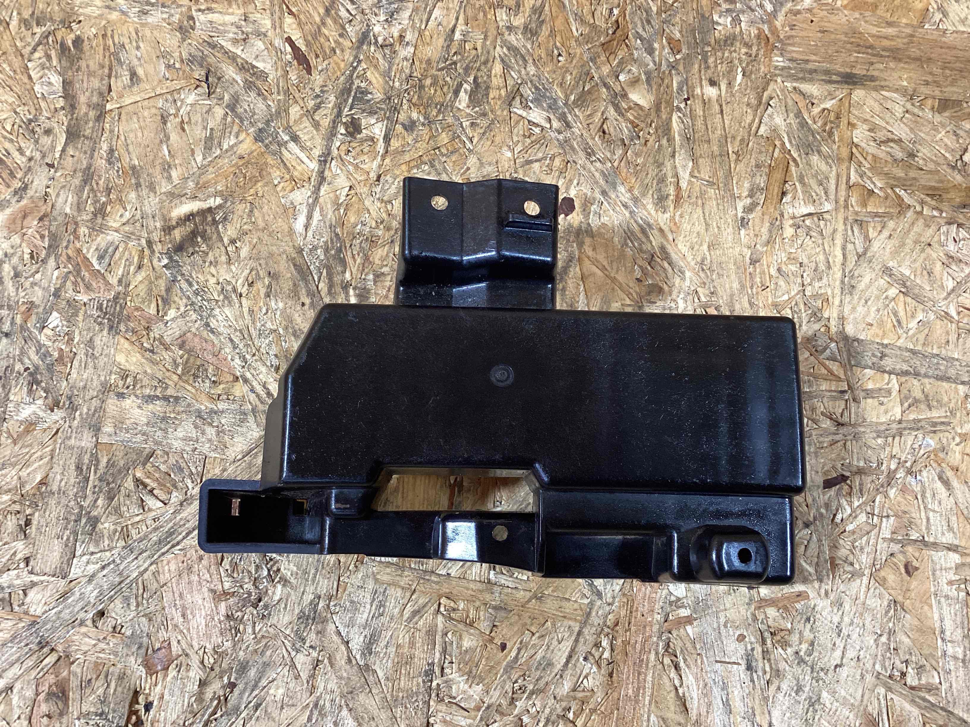 Крепление бампера Porsche Macan 291025-108