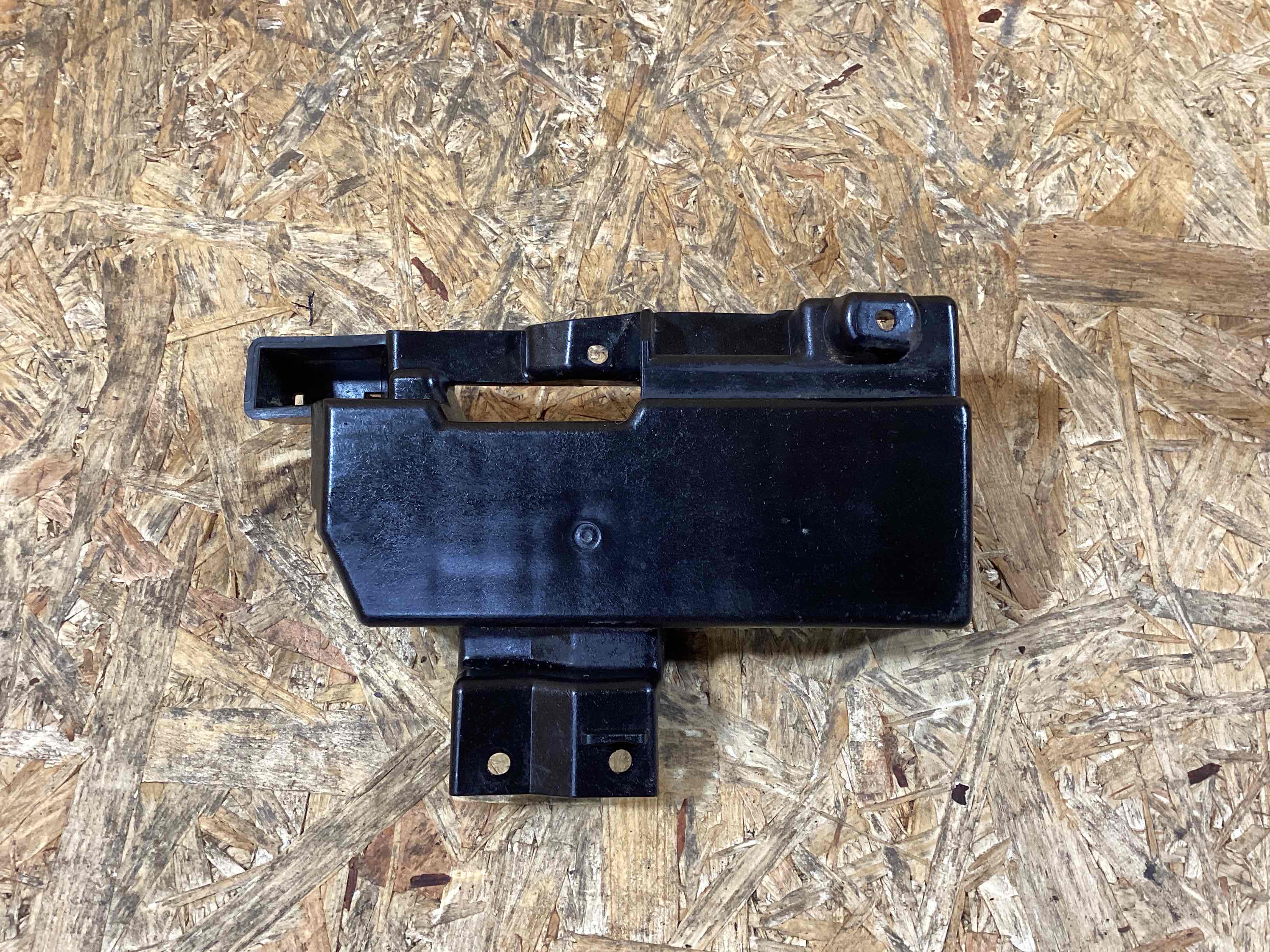 Крепление бампера Porsche Macan 291025-109