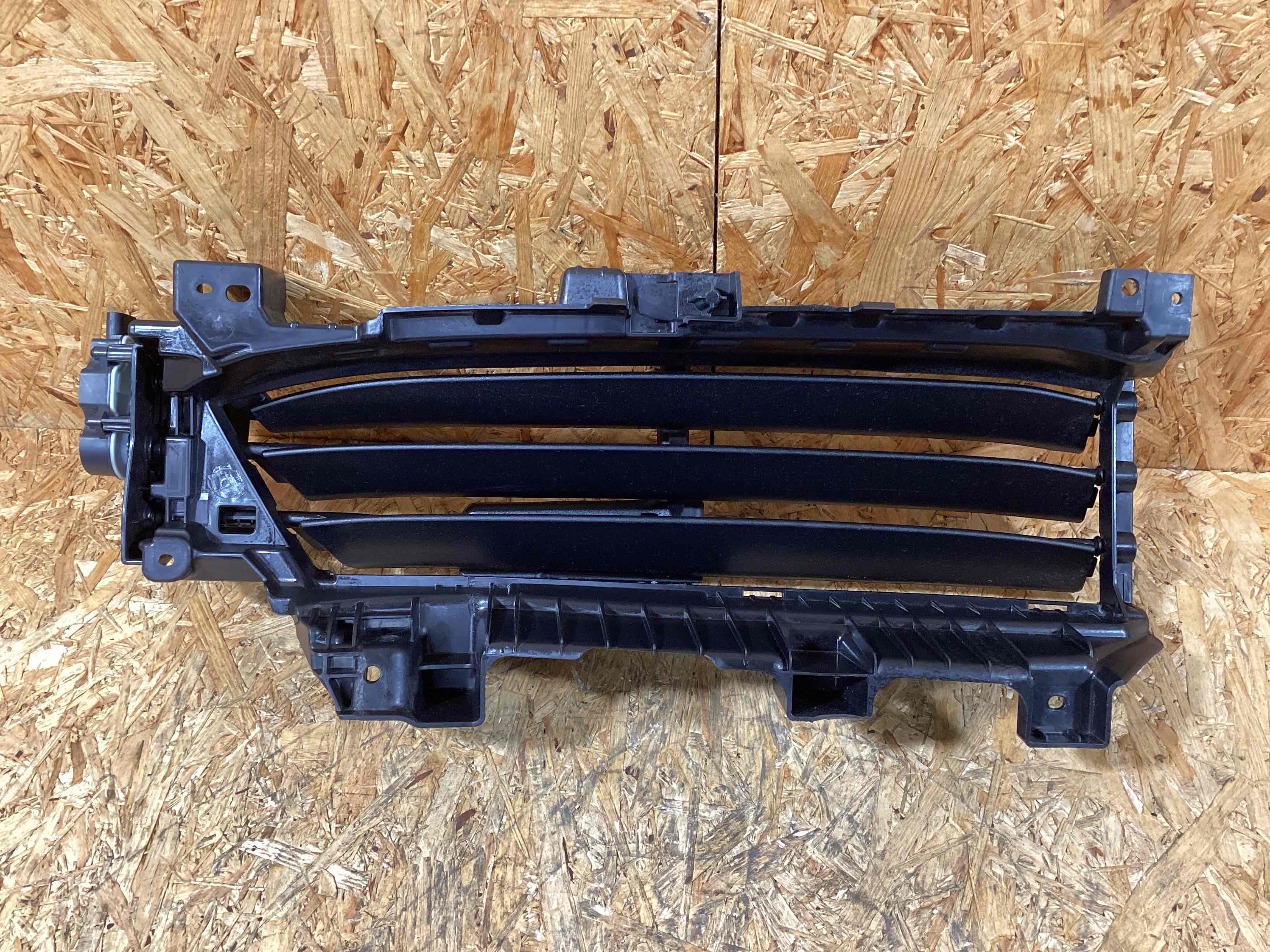 Жалюзи радиатора Porsche Macan 291025-119