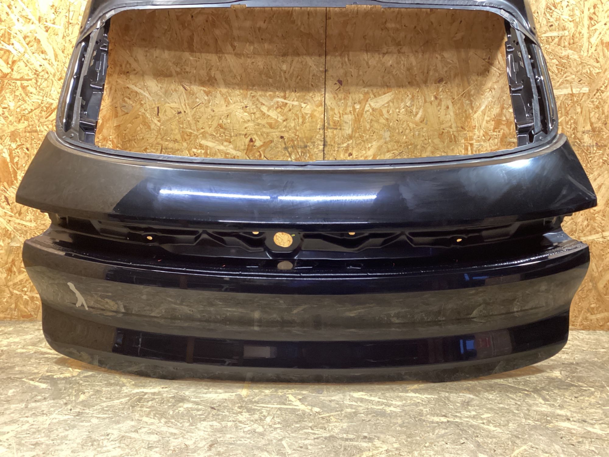 Кришка багажника, двері багажника Porsche Cayenne 291026-103