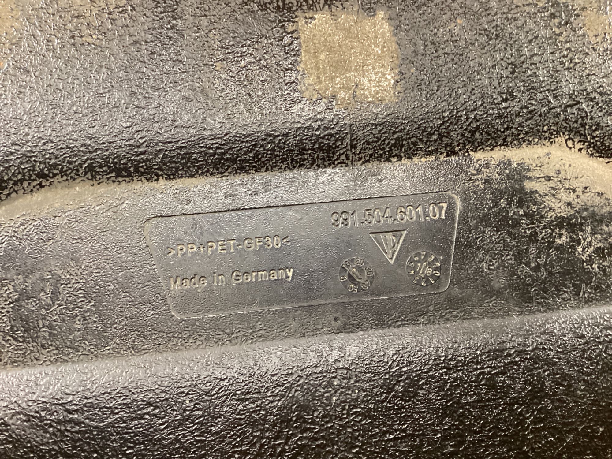 Захист днища кузова Porsche 911 291026-107