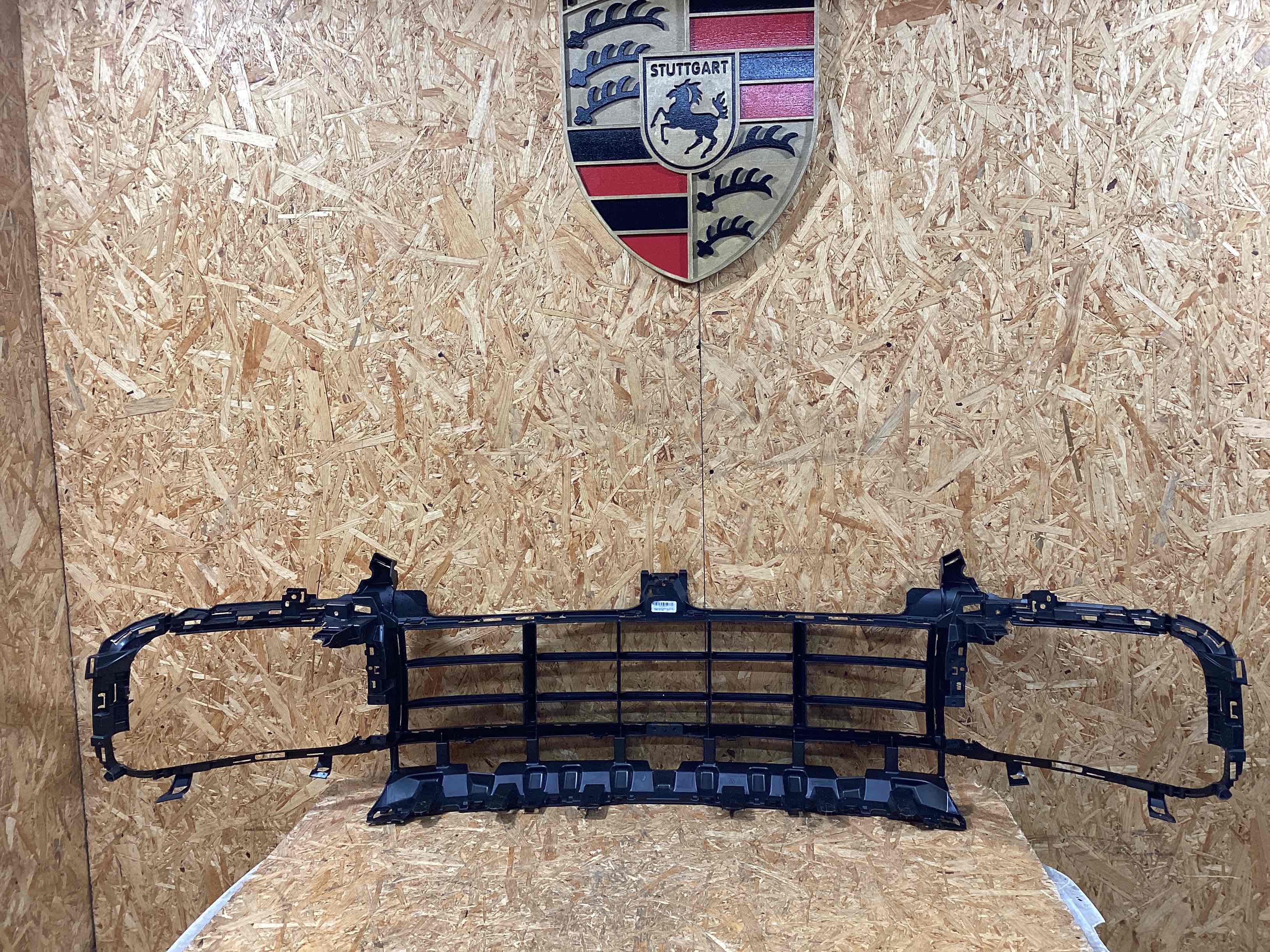 Заглушка, вставка (решетка) в бампер Porsche Cayenne 291225-101