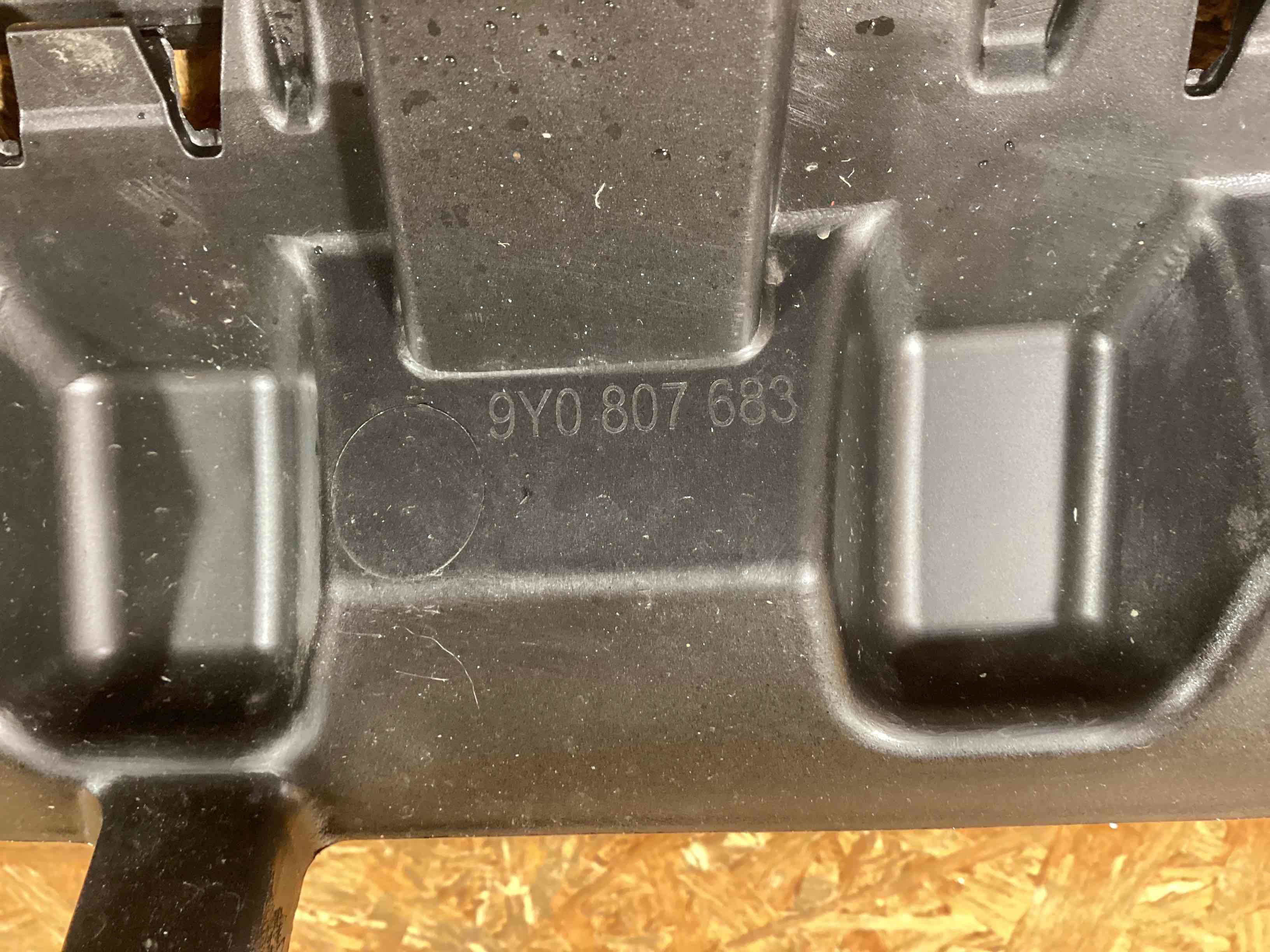 Заглушка, вставка (решетка) в бампер Porsche Cayenne 291225-101