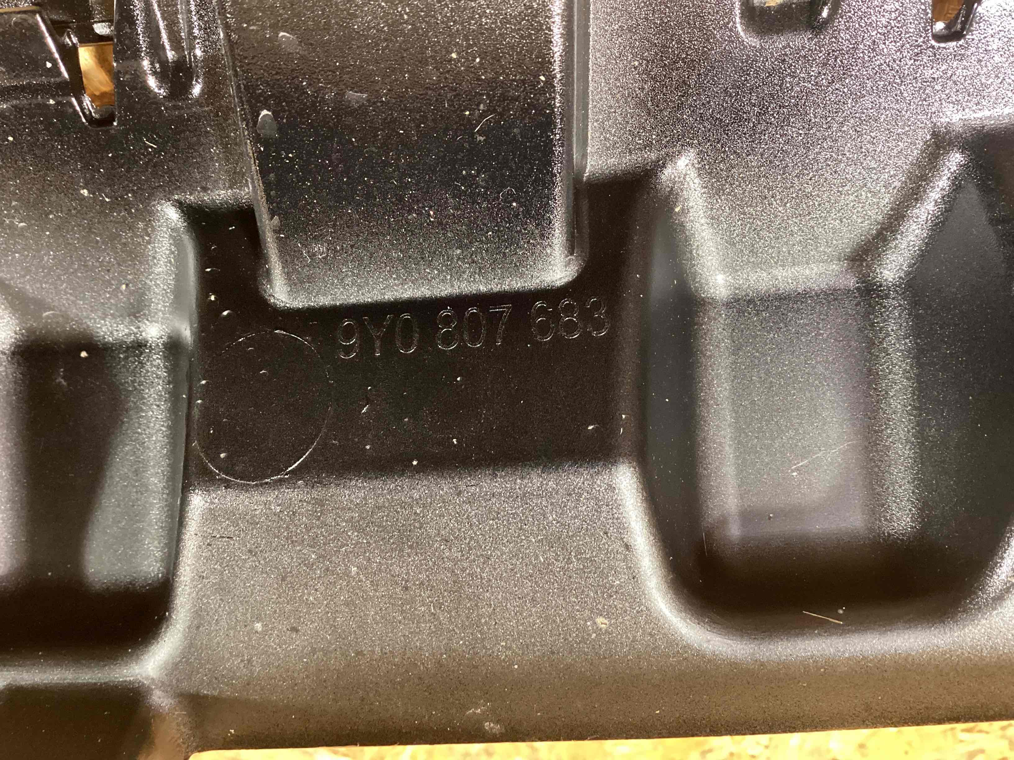 Заглушка, вставка (решетка) в бампер Porsche Cayenne 291225-103