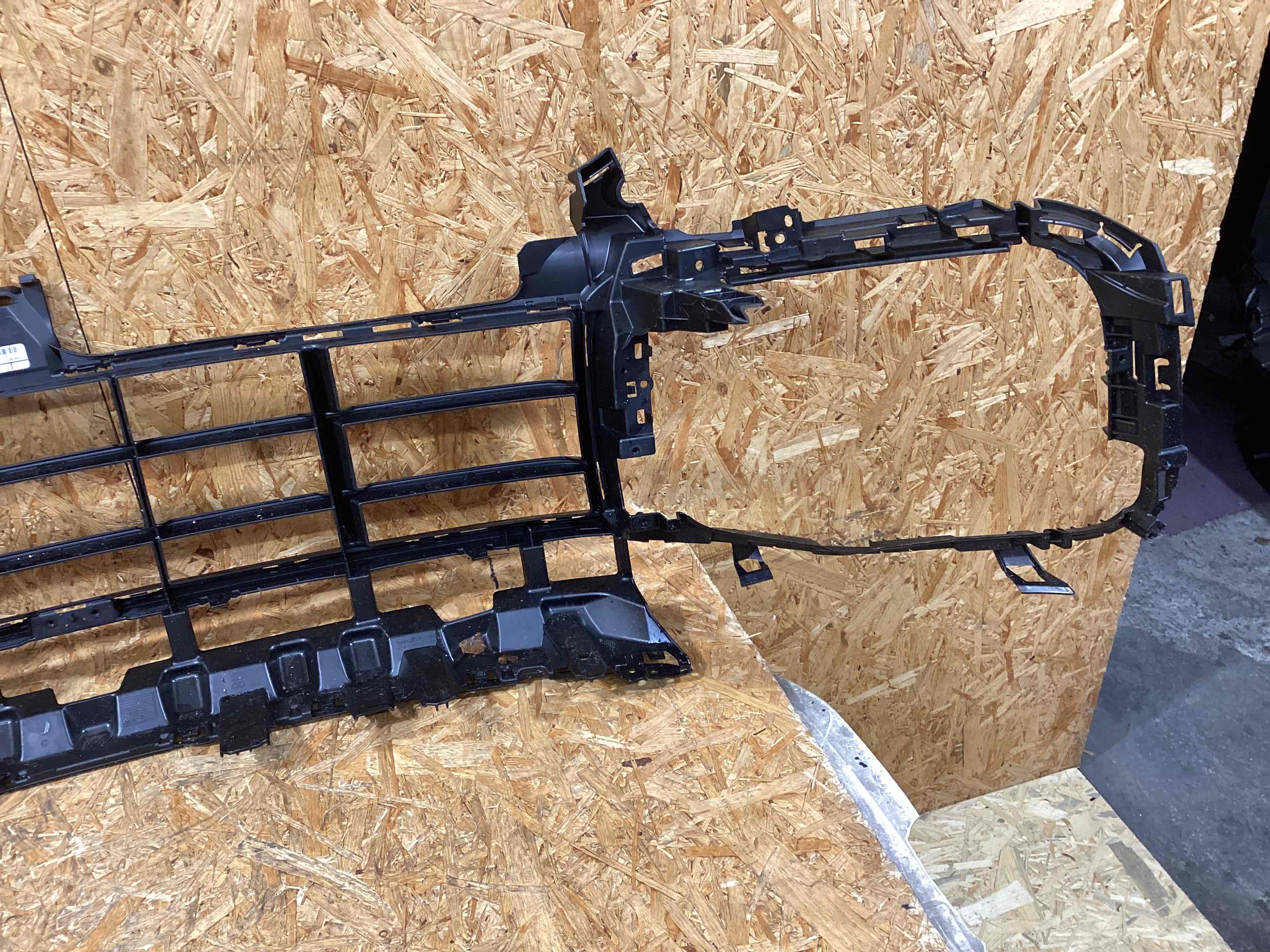 Заглушка, вставка (решетка) в бампер Porsche Cayenne 291225-104