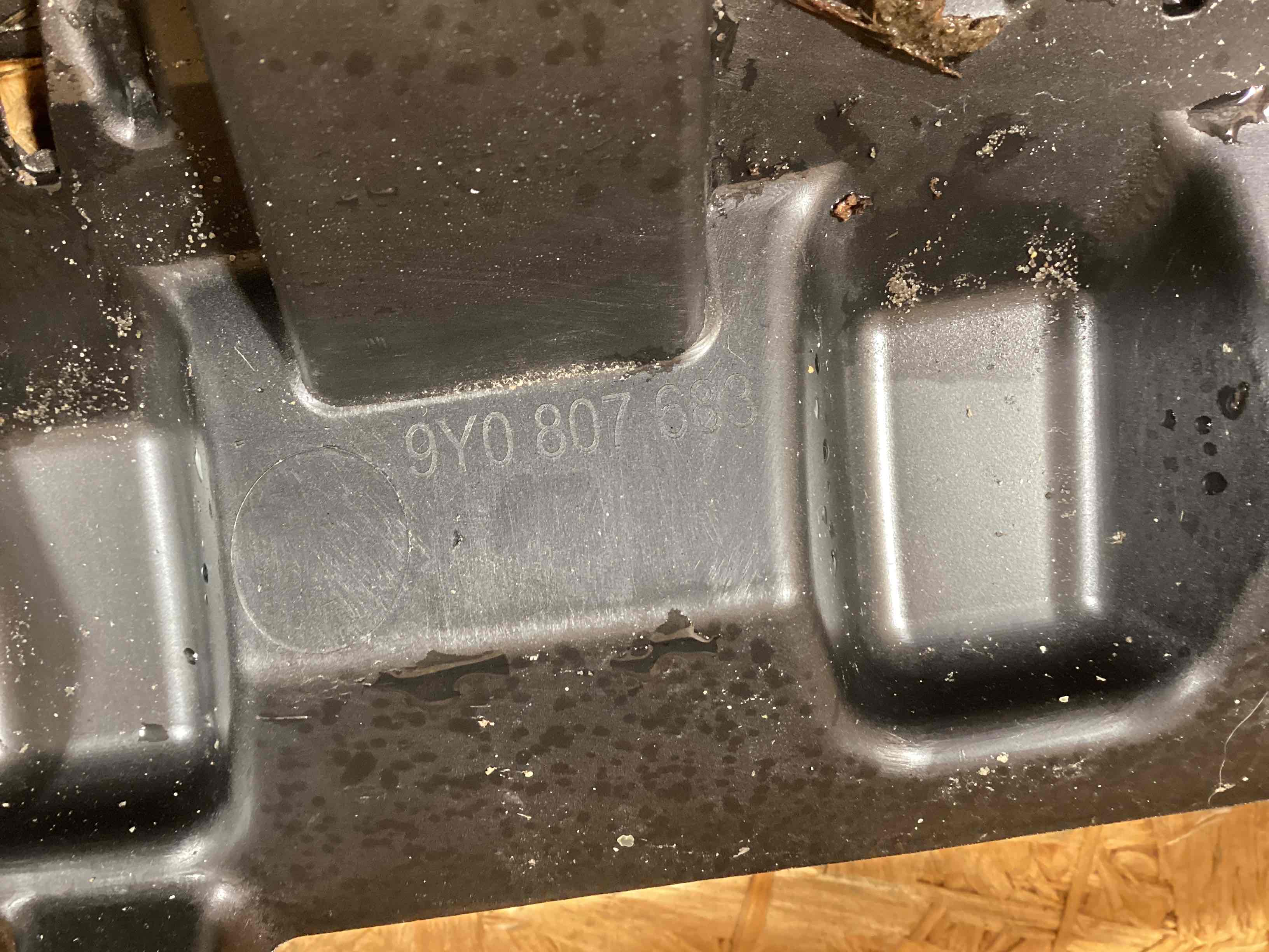 Заглушка, вставка (решетка) в бампер Porsche Cayenne 291225-104