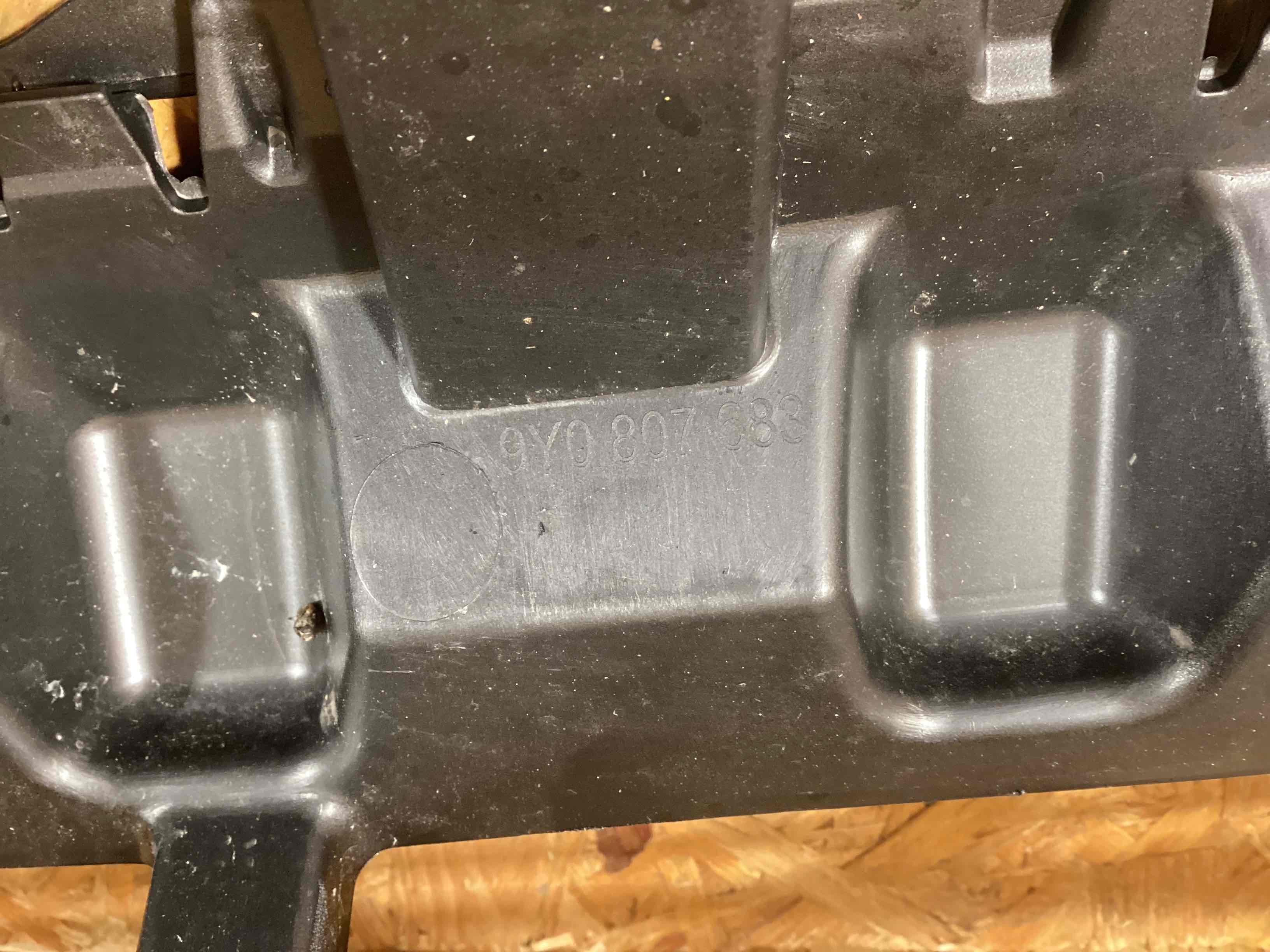 Заглушка, вставка (решетка) в бампер Porsche Cayenne 291225-105