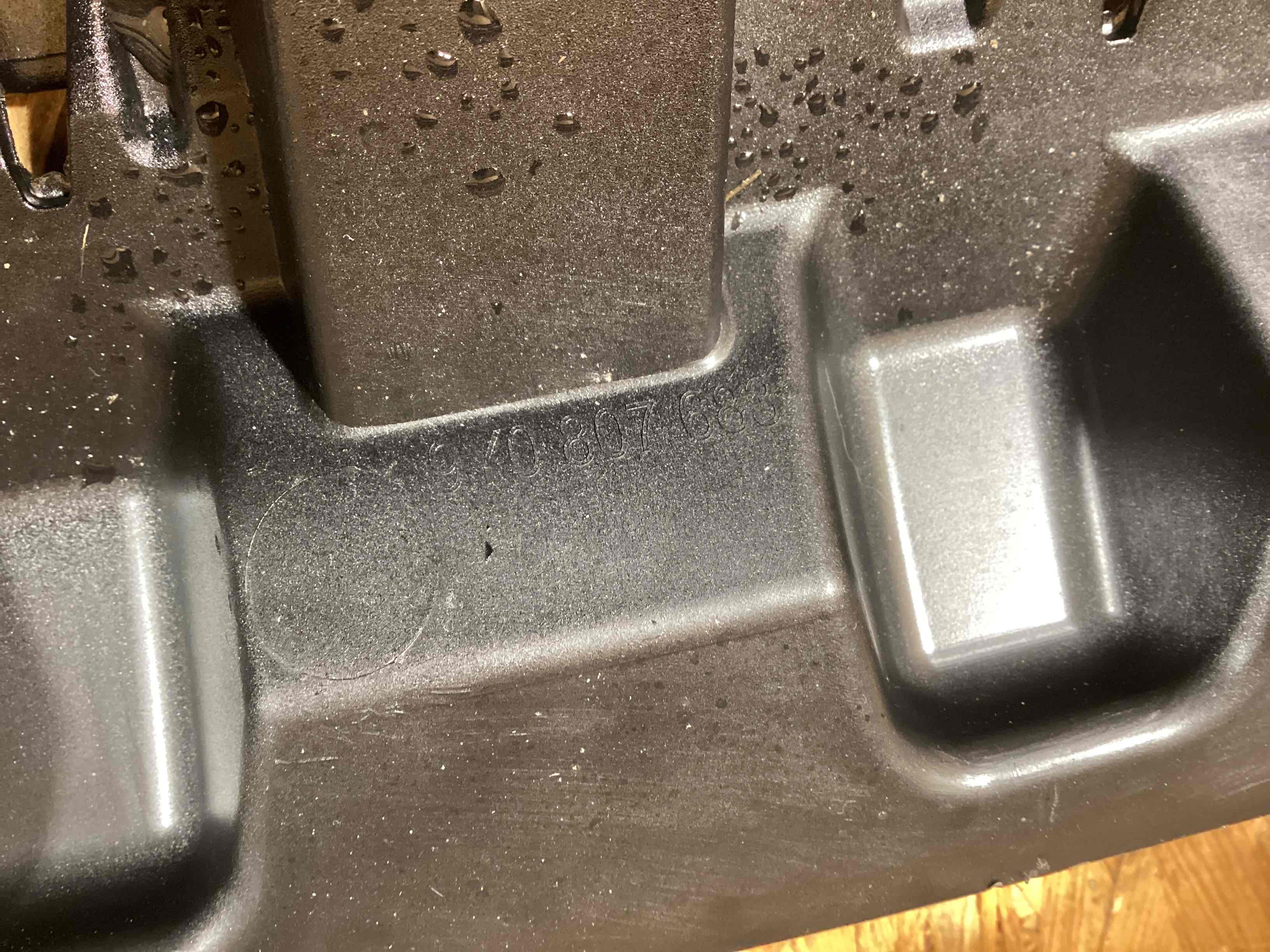 Заглушка, вставка (решетка) в бампер Porsche Cayenne 291225-107