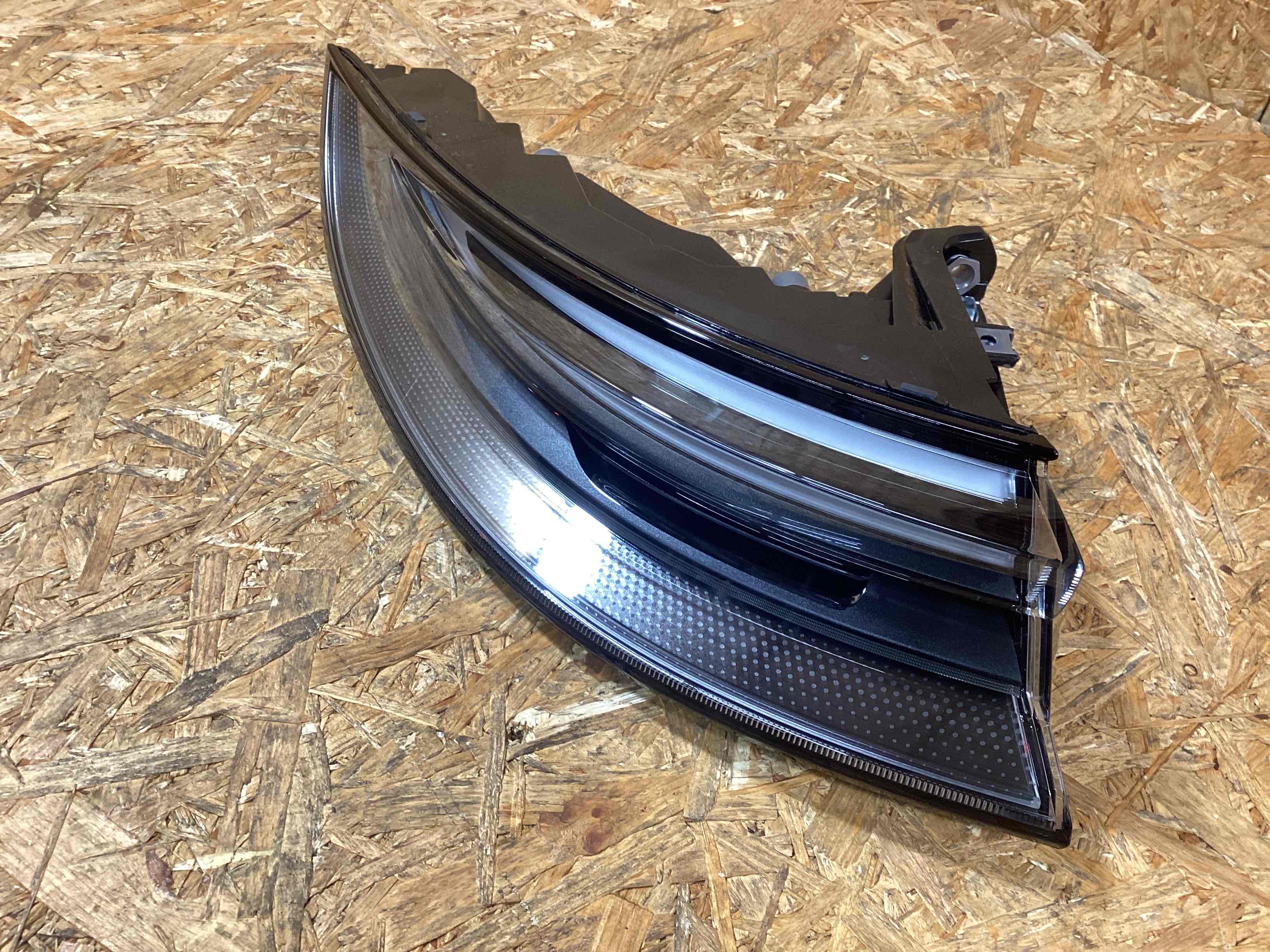 Фонарь задний левый Porsche Panamera 291225-113