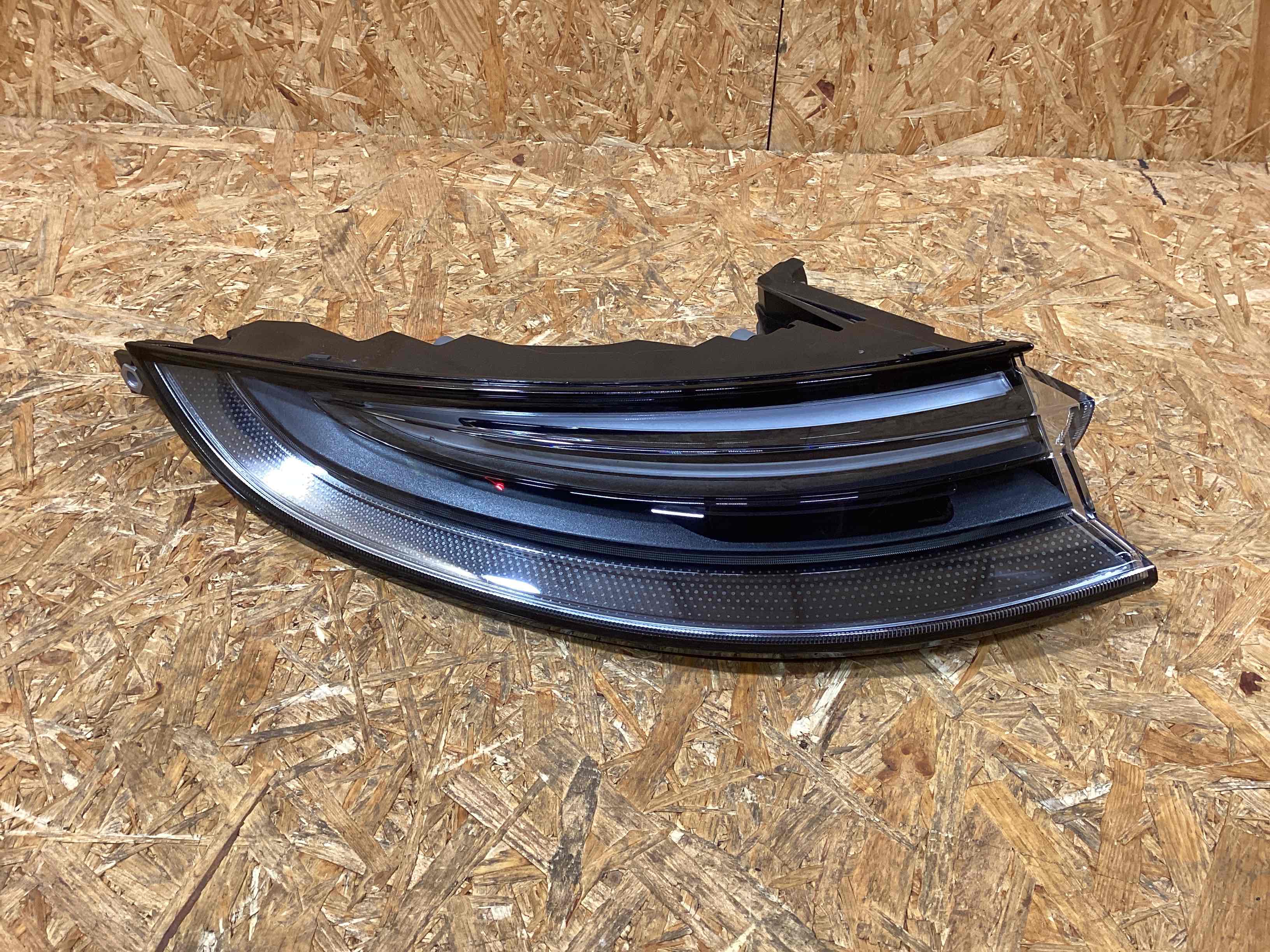 Фонарь задний левый Porsche Panamera 291225-113