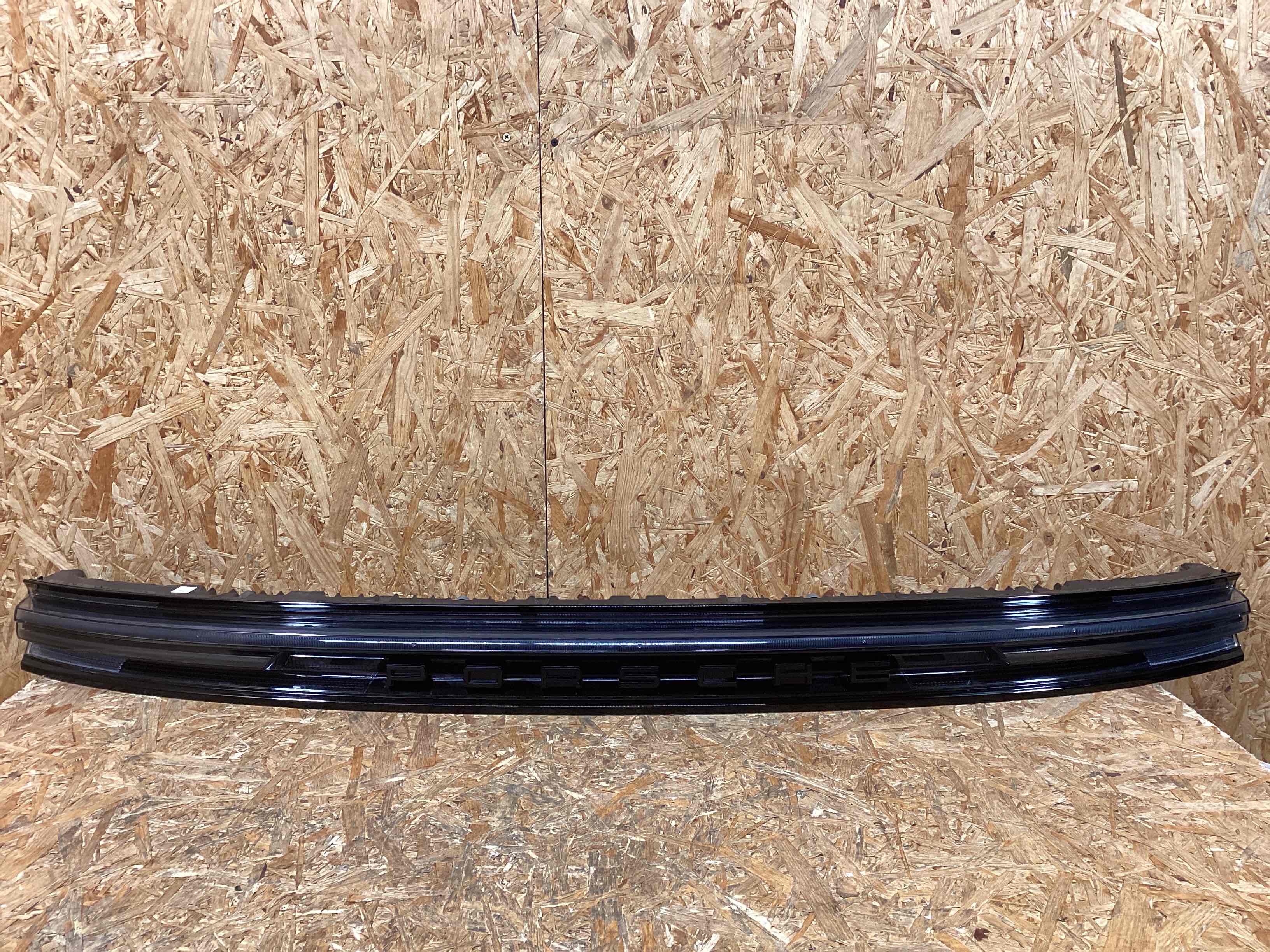 Фонарь стоп-сигнал Porsche Cayenne 300126-101