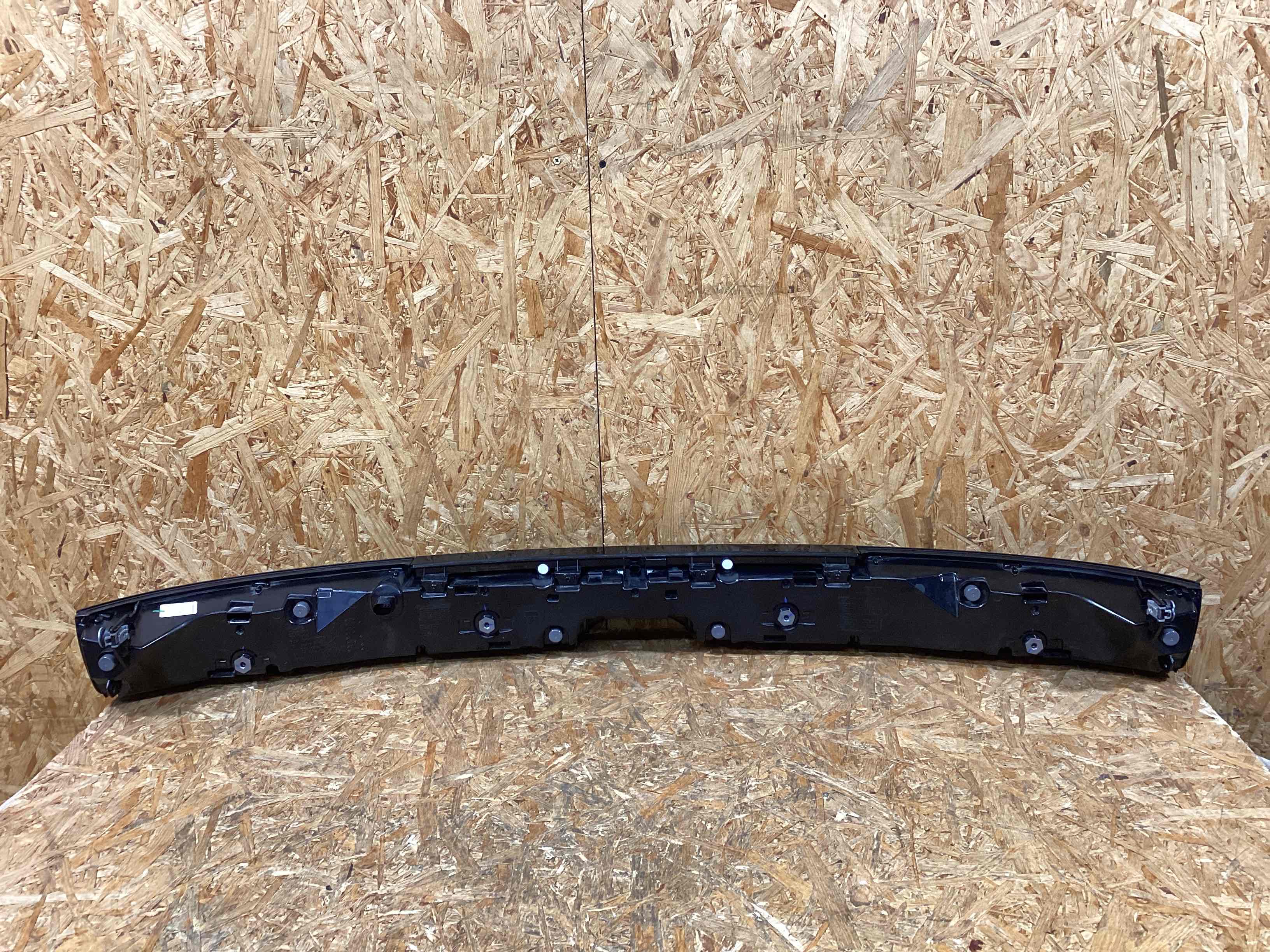 Фонарь стоп-сигнал Porsche Macan 300126-102