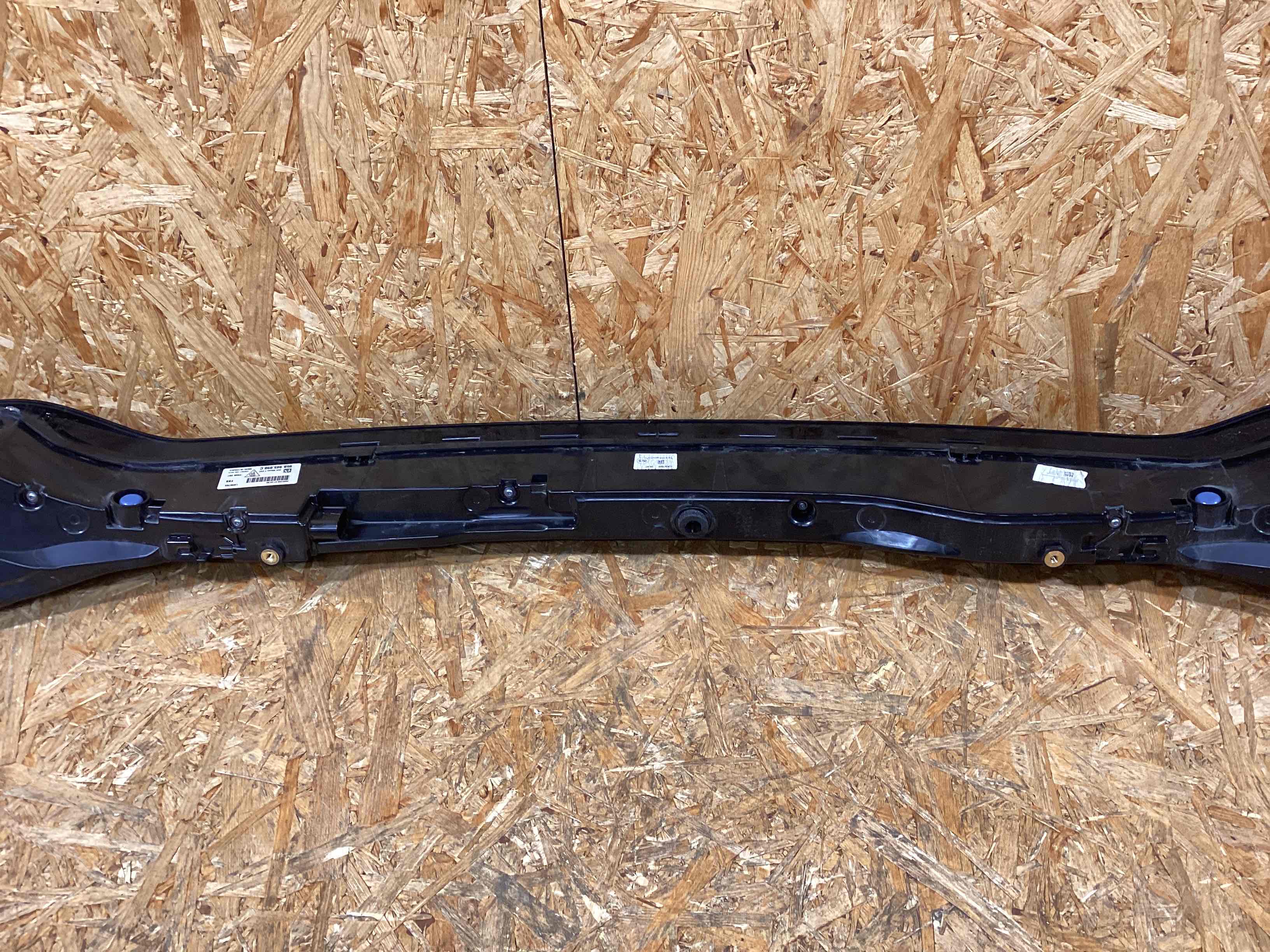 Фонарь стоп-сигнал Porsche Macan 300126-104