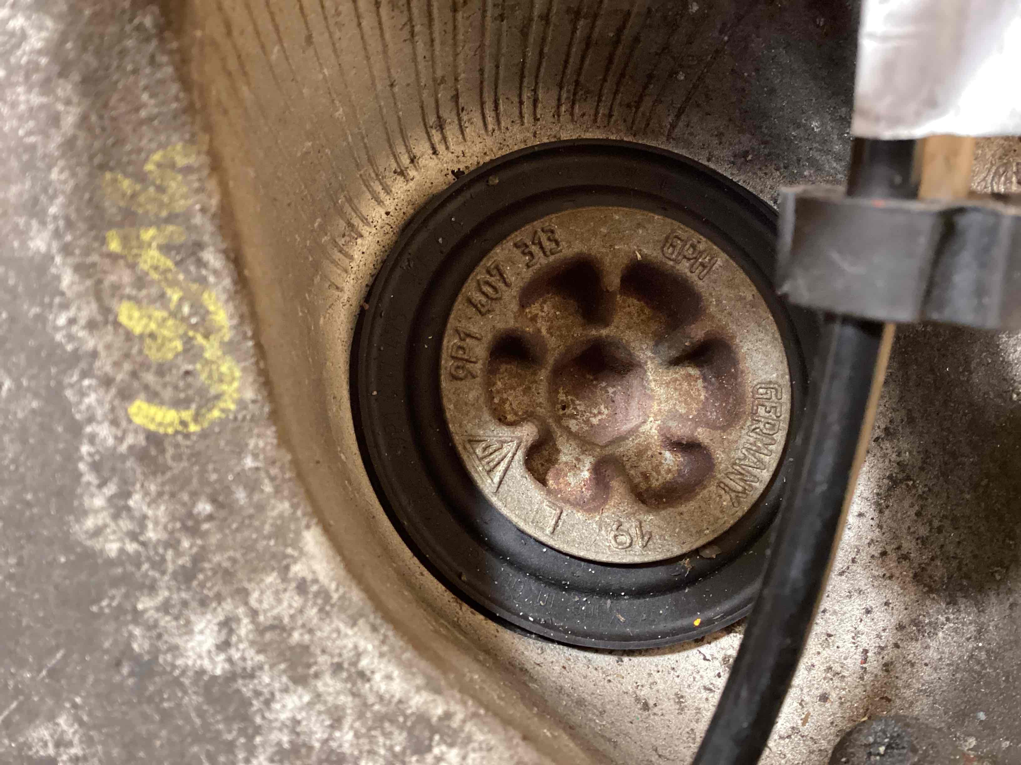 Кулак поворотный правый Porsche 911 300126-110