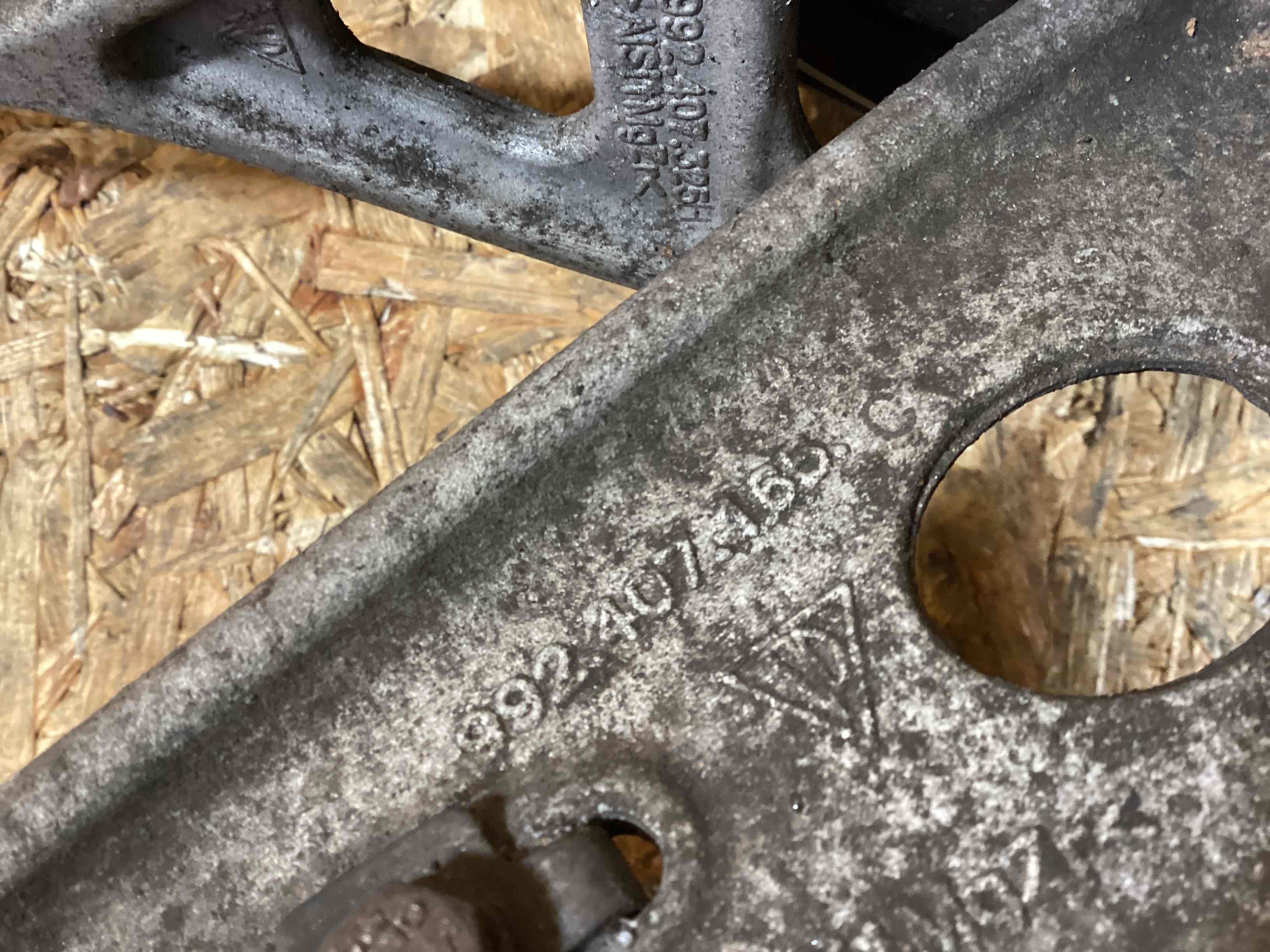 Кулак поворотный правый Porsche 911 300126-110