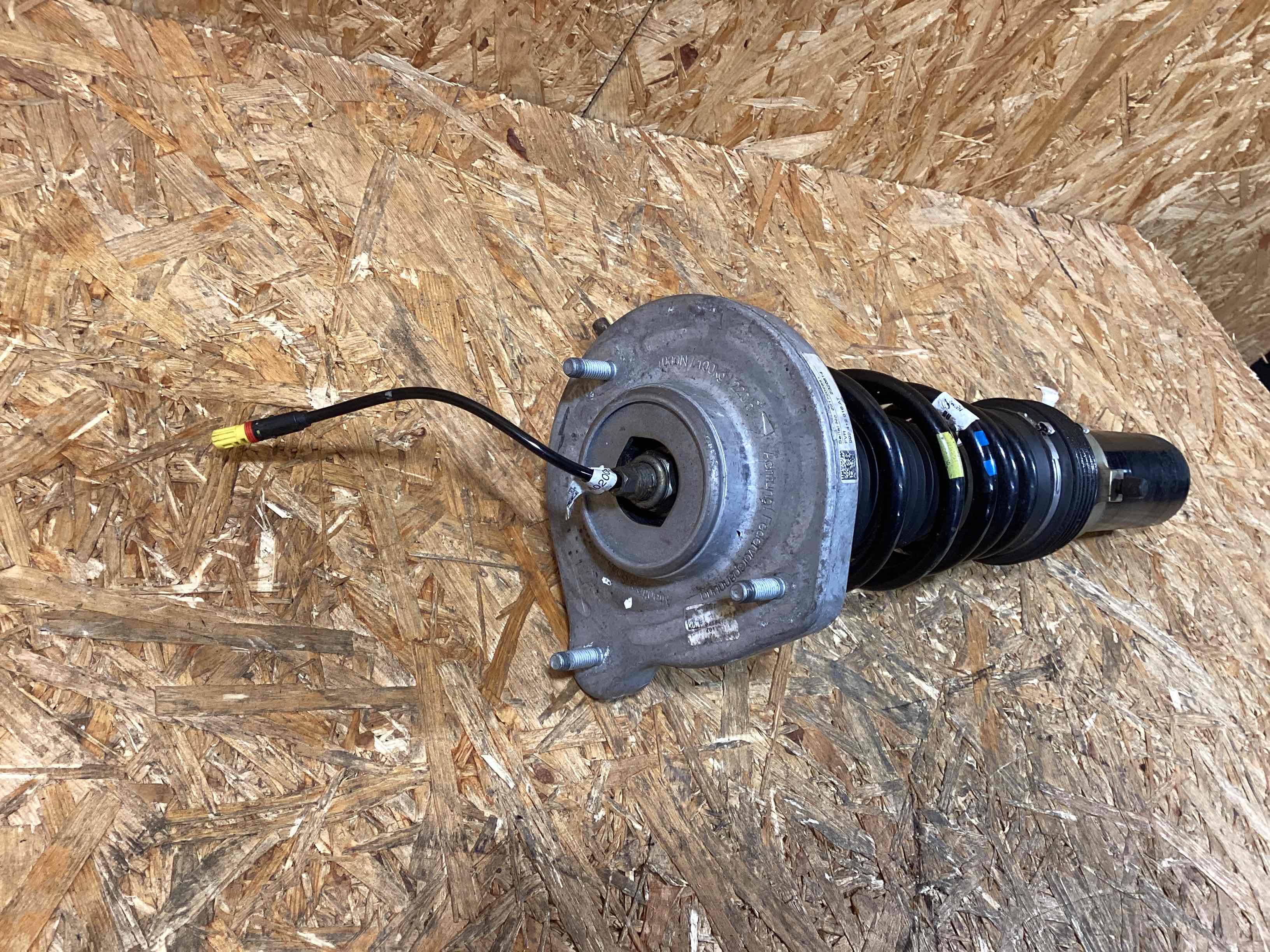 Амортизатор передний правый Porsche 911 300126-113