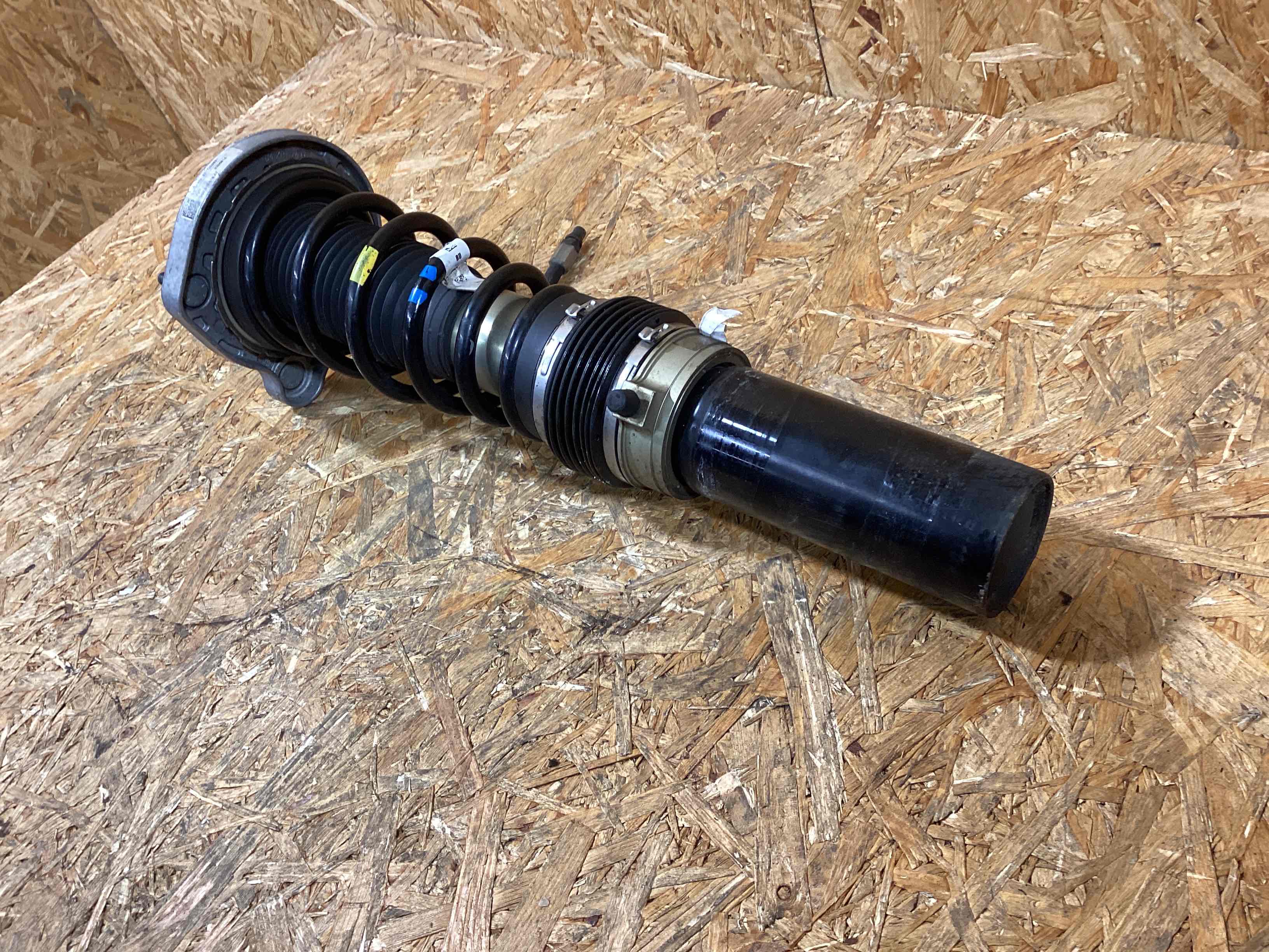 Амортизатор передний правый Porsche 911 300126-113