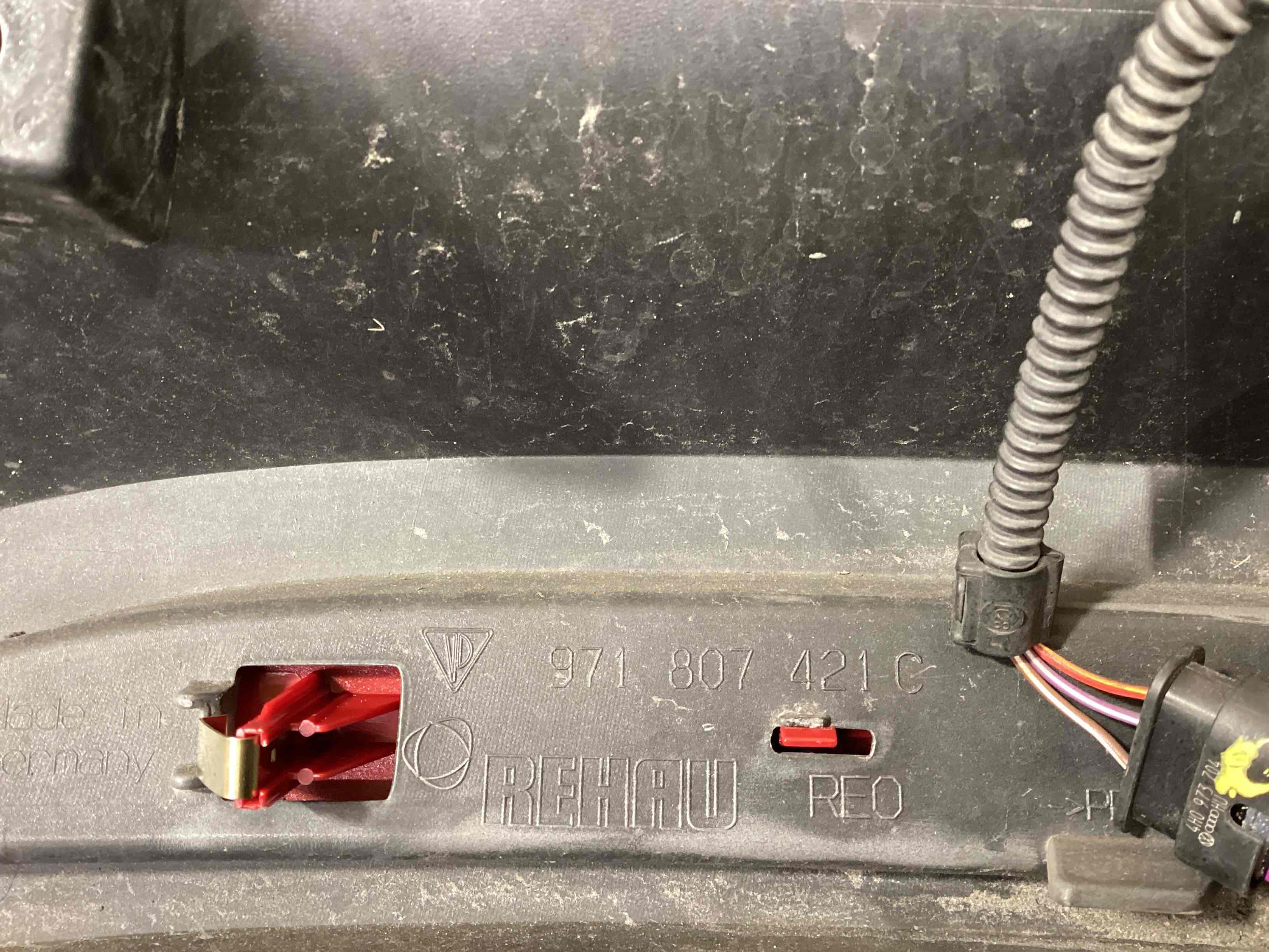 Бампер задний Porsche Panamera 300126-114