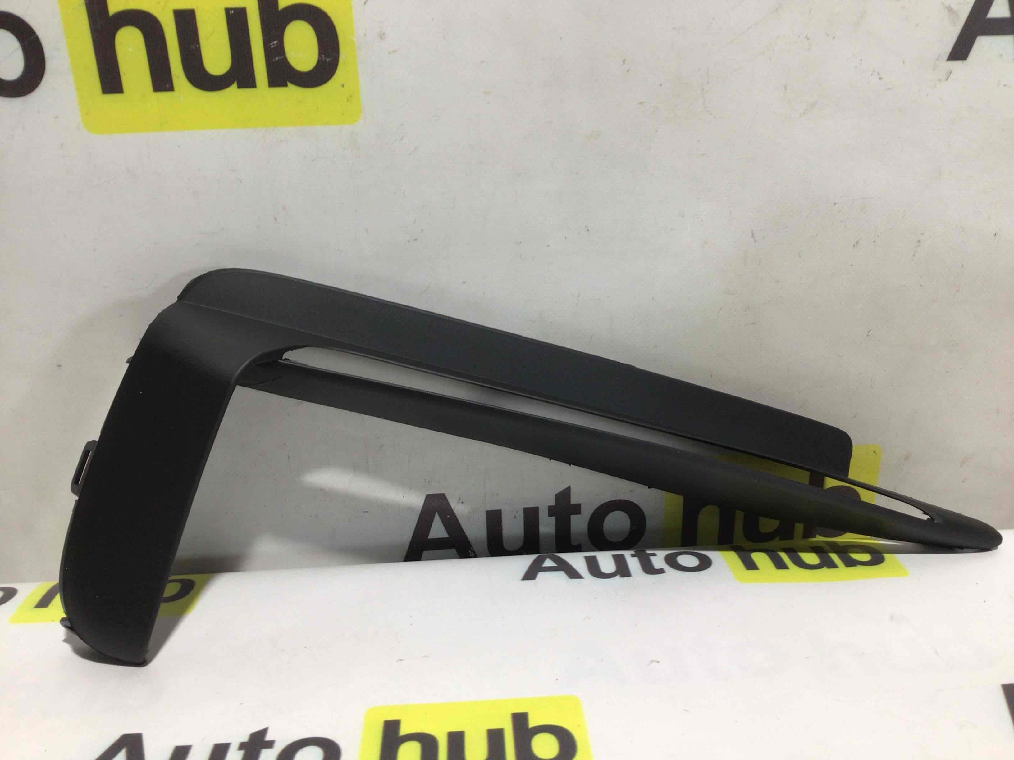 Заглушка, вставка (решетка) в бампер Porsche Cayenne 300326-002