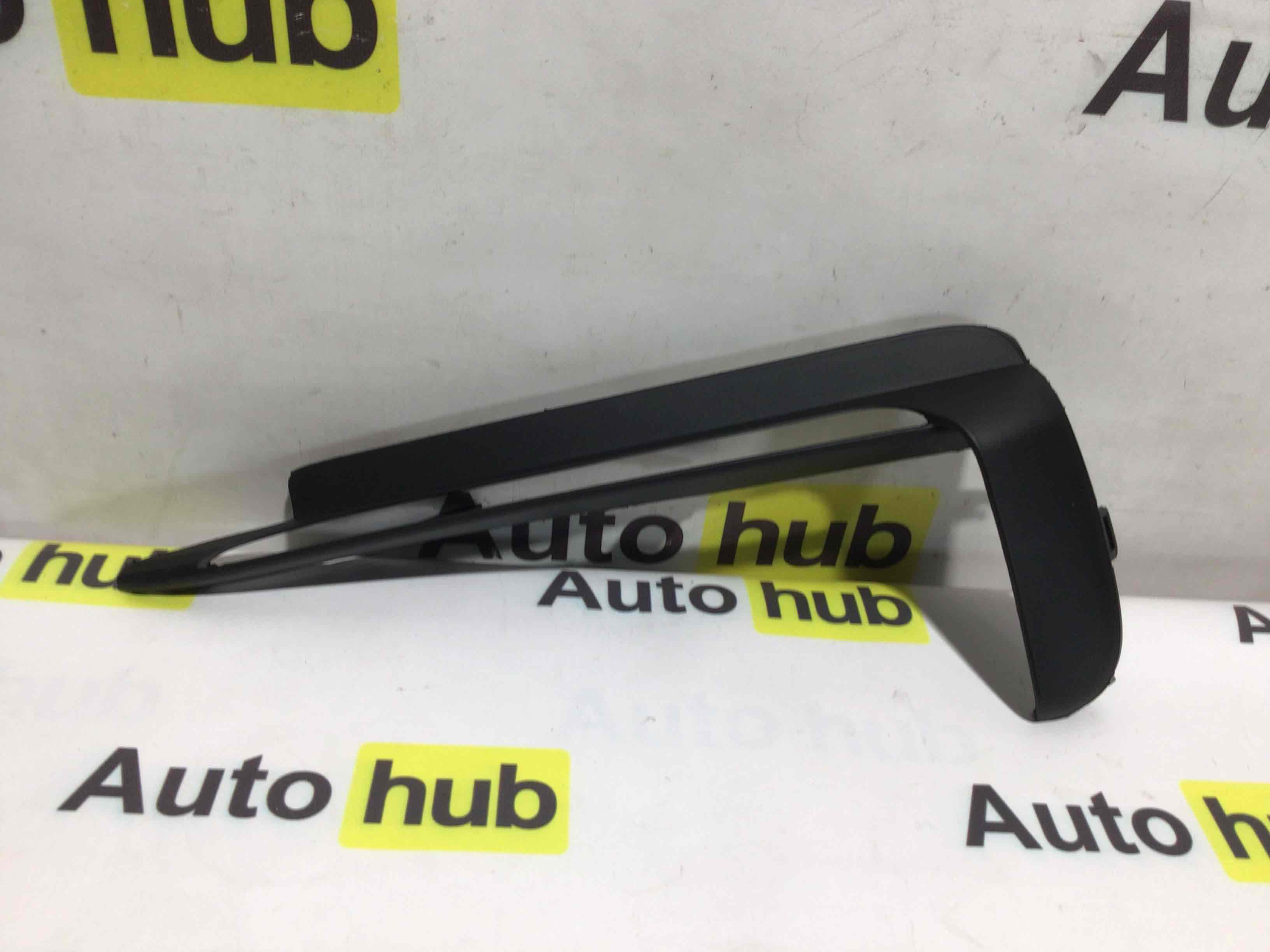 Заглушка, вставка (решетка) в бампер Porsche Cayenne 300326-004