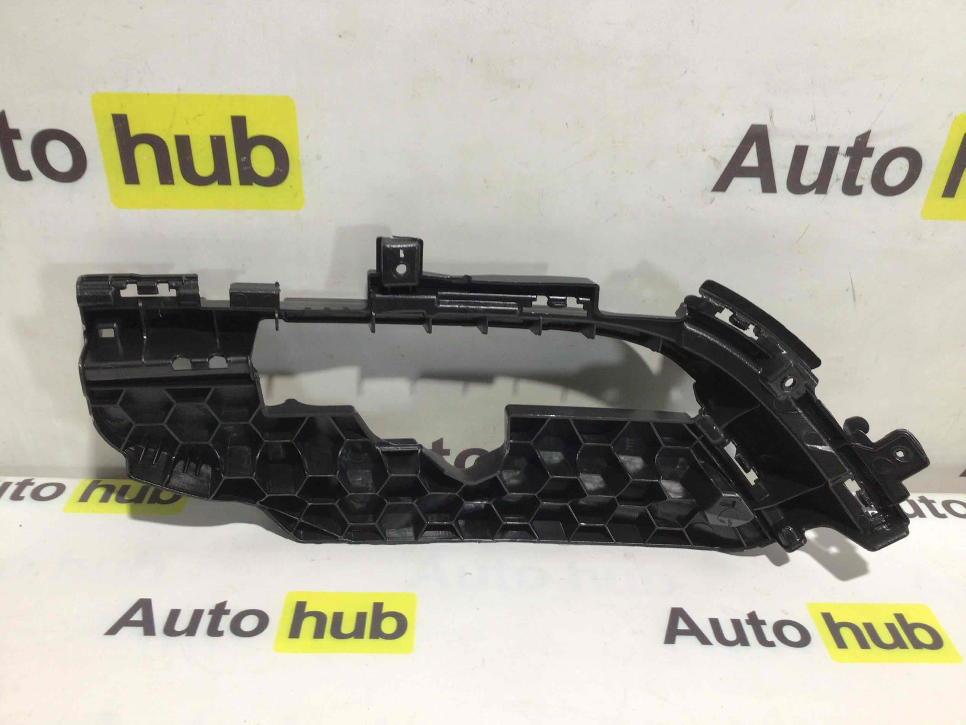 Крепление бампера Porsche Macan 300326-008