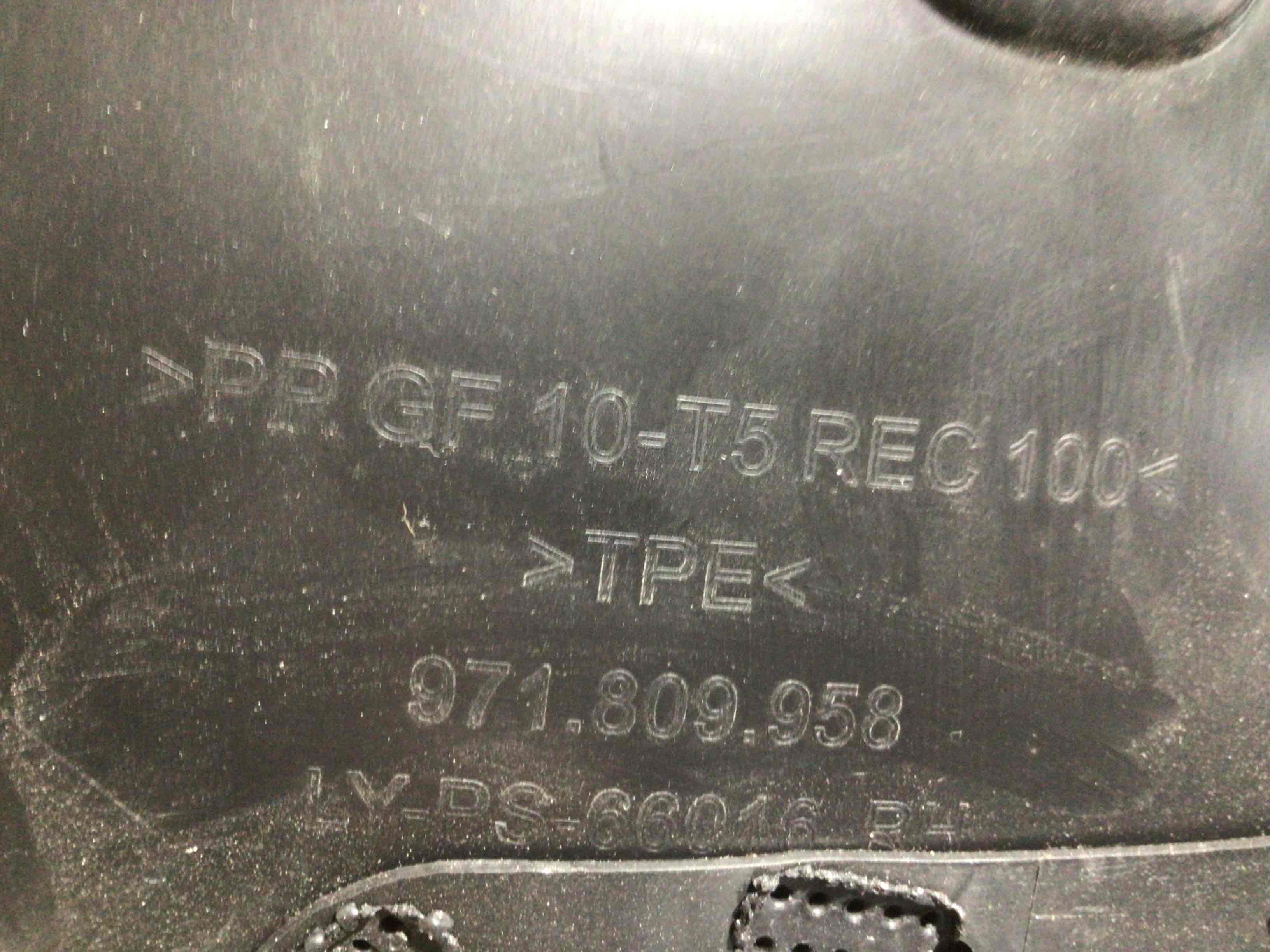 Защита арок передняя правая (подкрылок) Porsche Panamera 300326-014