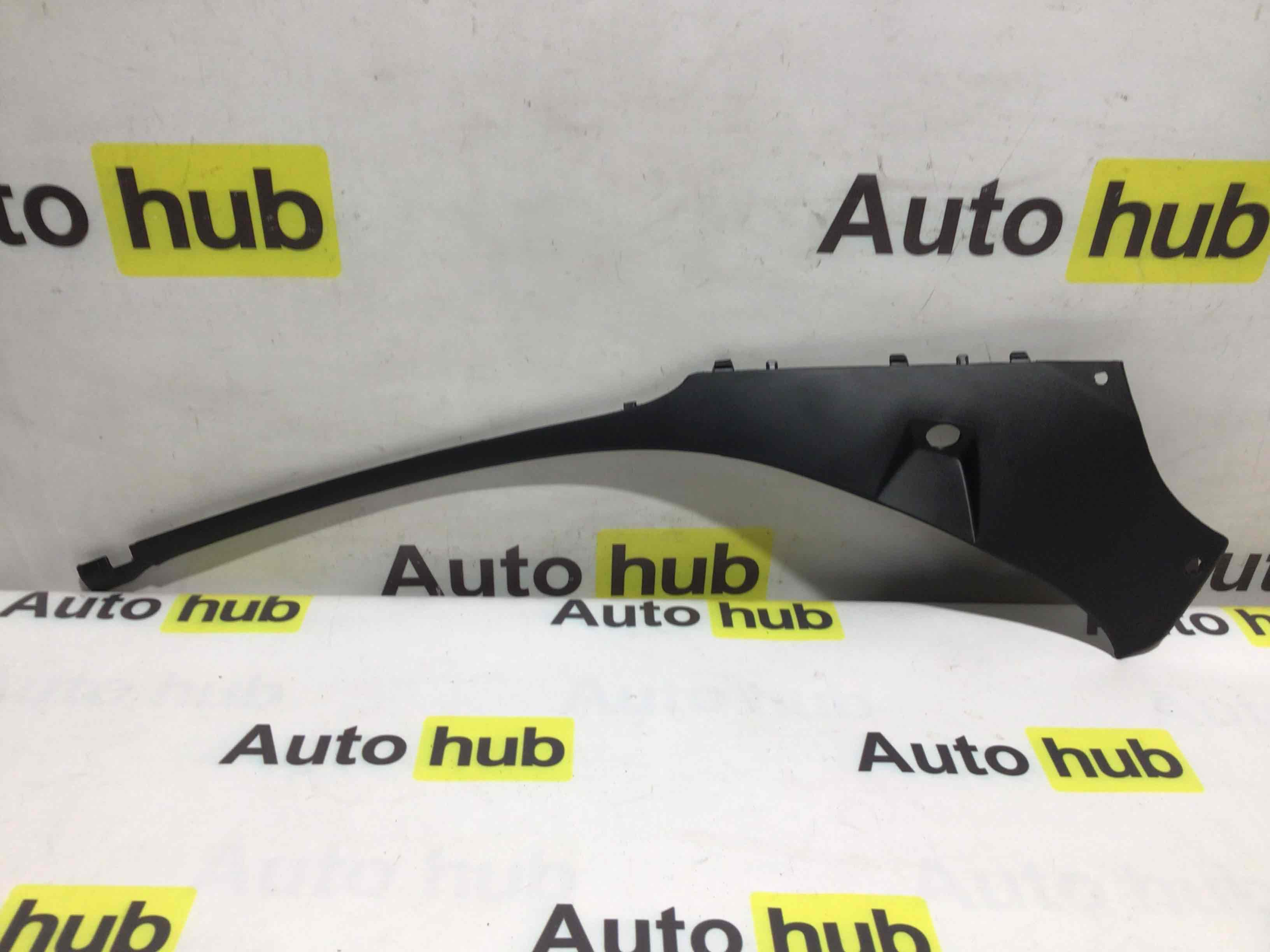 Пластик моторного отсека Porsche Macan 300326-030