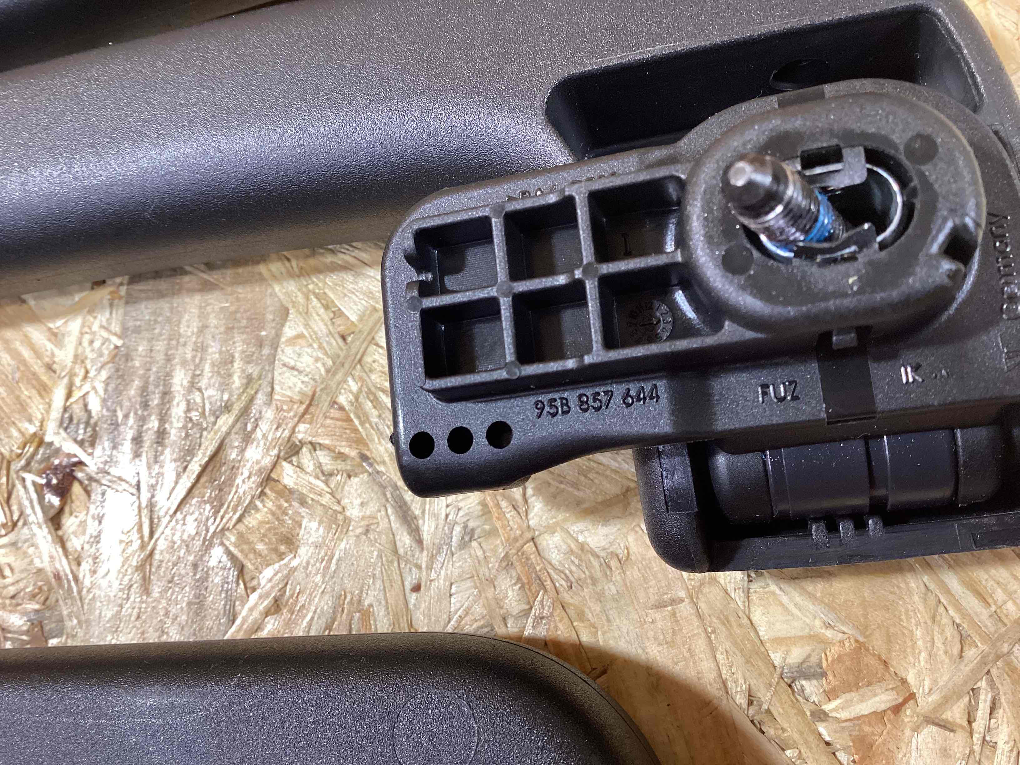 Ручка двери салона (внутренняя) Porsche Macan 300326-101