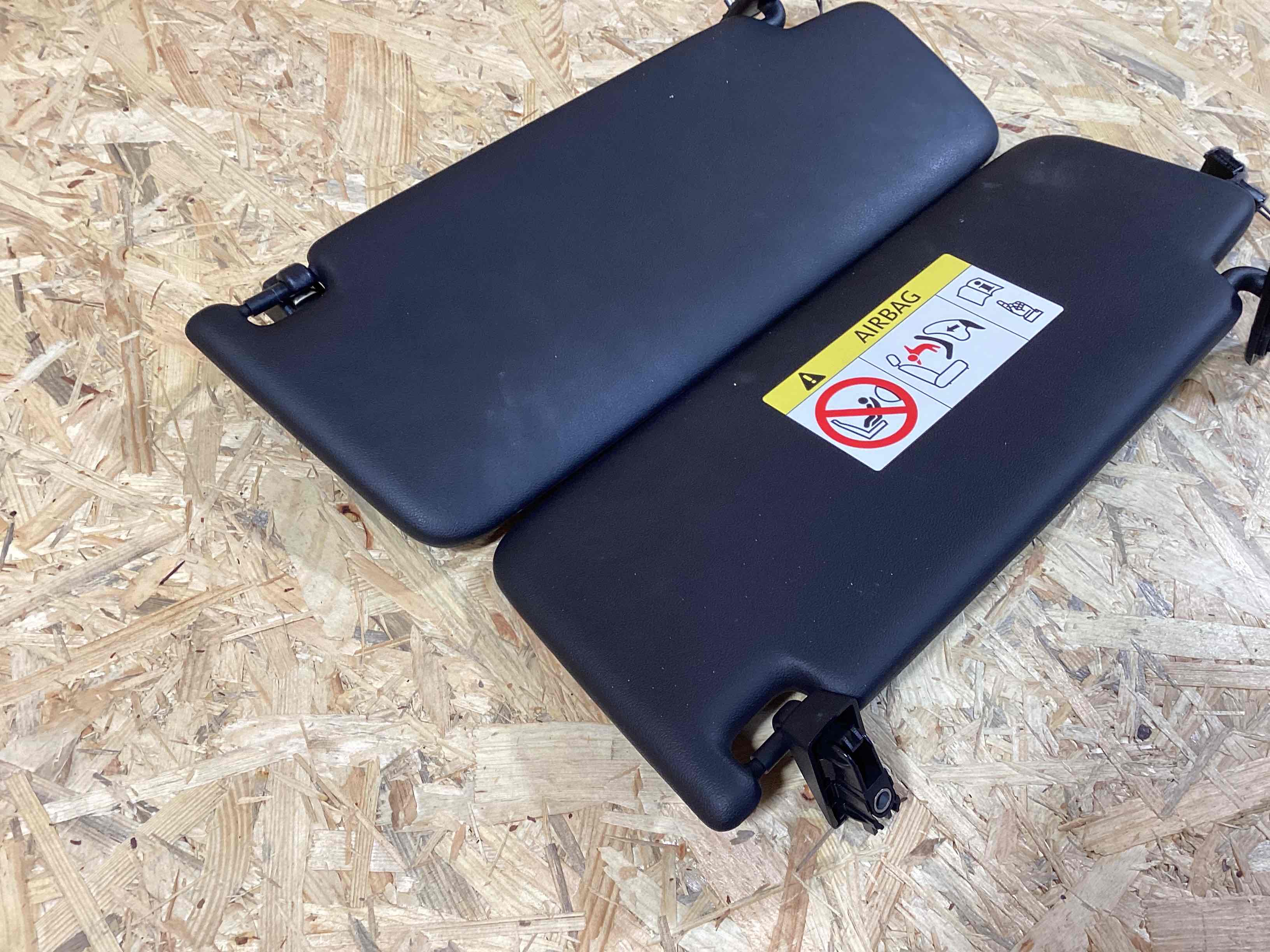 Козырек солнцезащитный Porsche Macan 300326-103