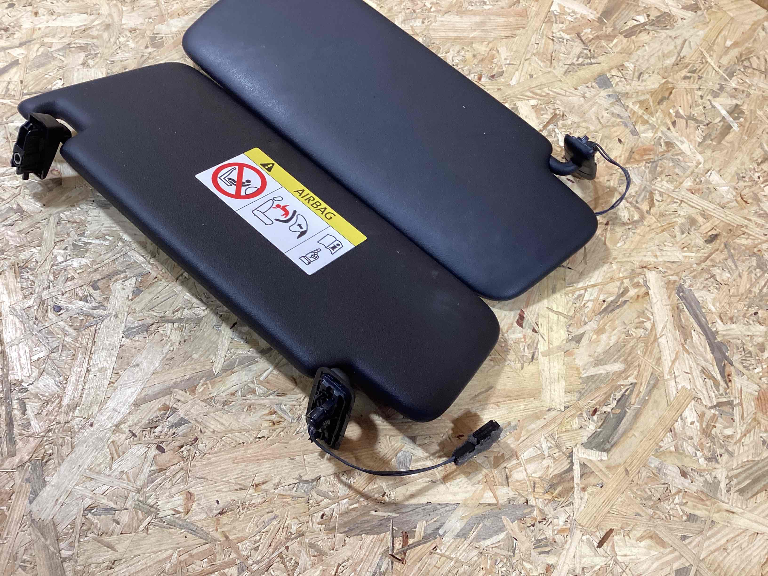 Козырек солнцезащитный Porsche Macan 300326-103