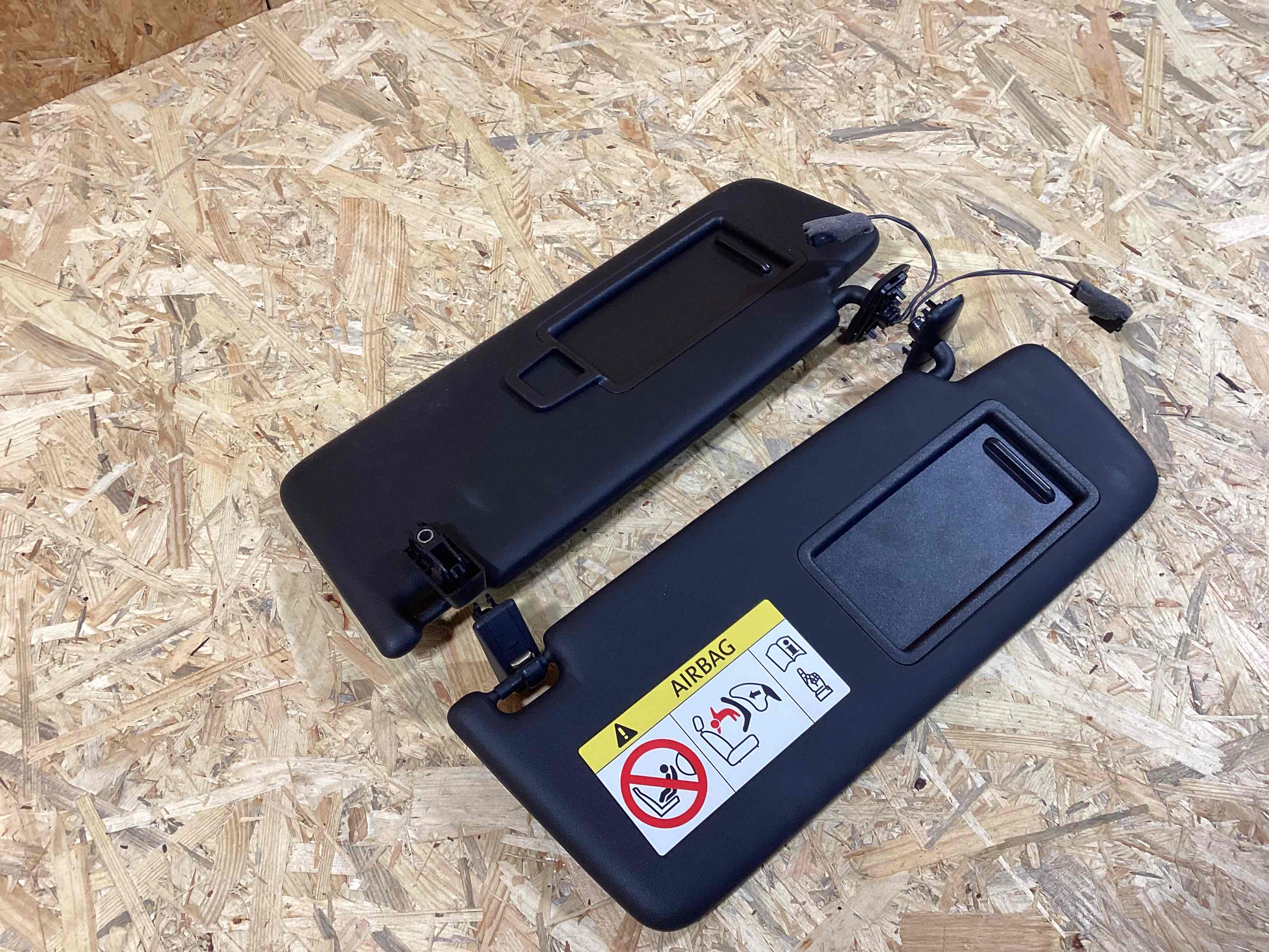 Козырек солнцезащитный Porsche Macan 300326-103