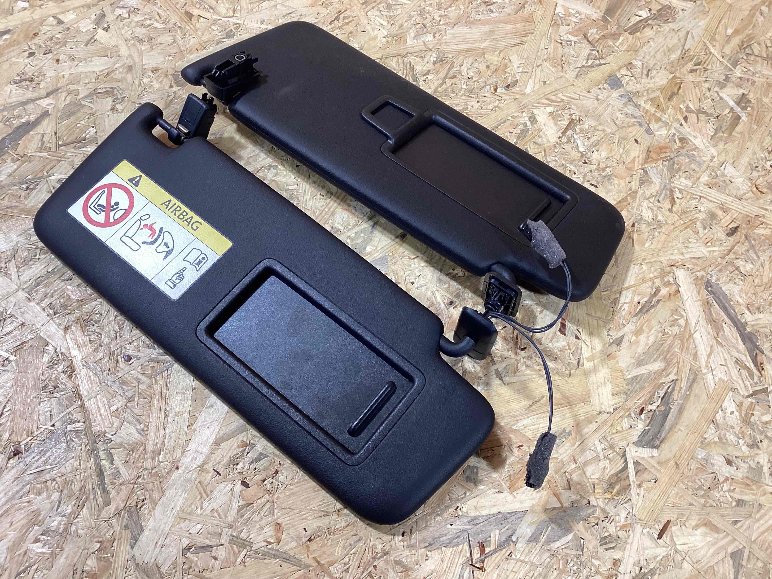 Козырек солнцезащитный Porsche Macan 300326-103