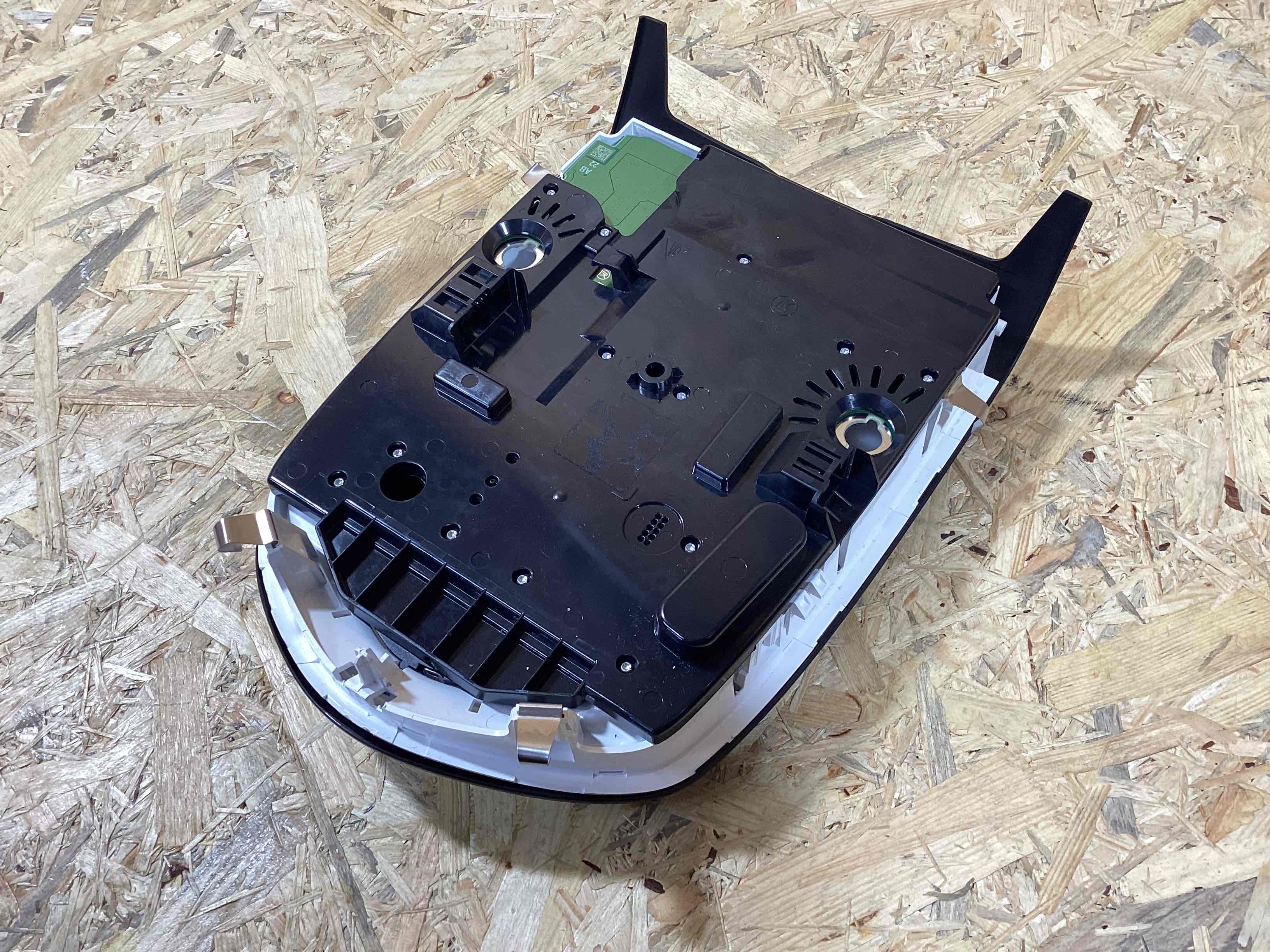 Фонарь салонный (плафон) Porsche Macan 300326-106