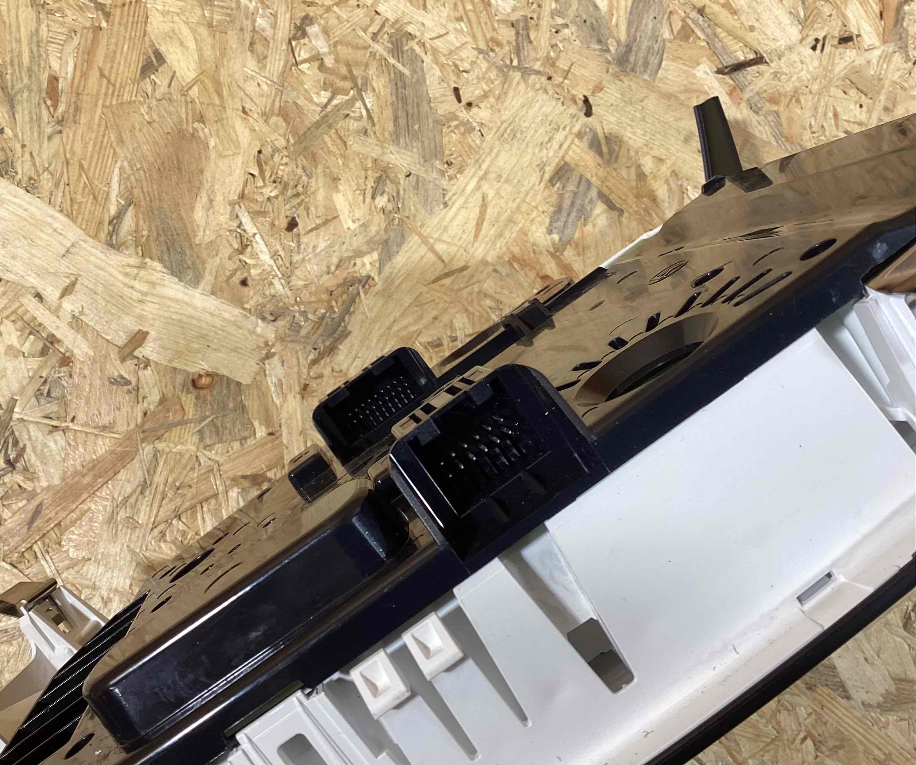 Фонарь салонный (плафон) Porsche Macan 300326-106