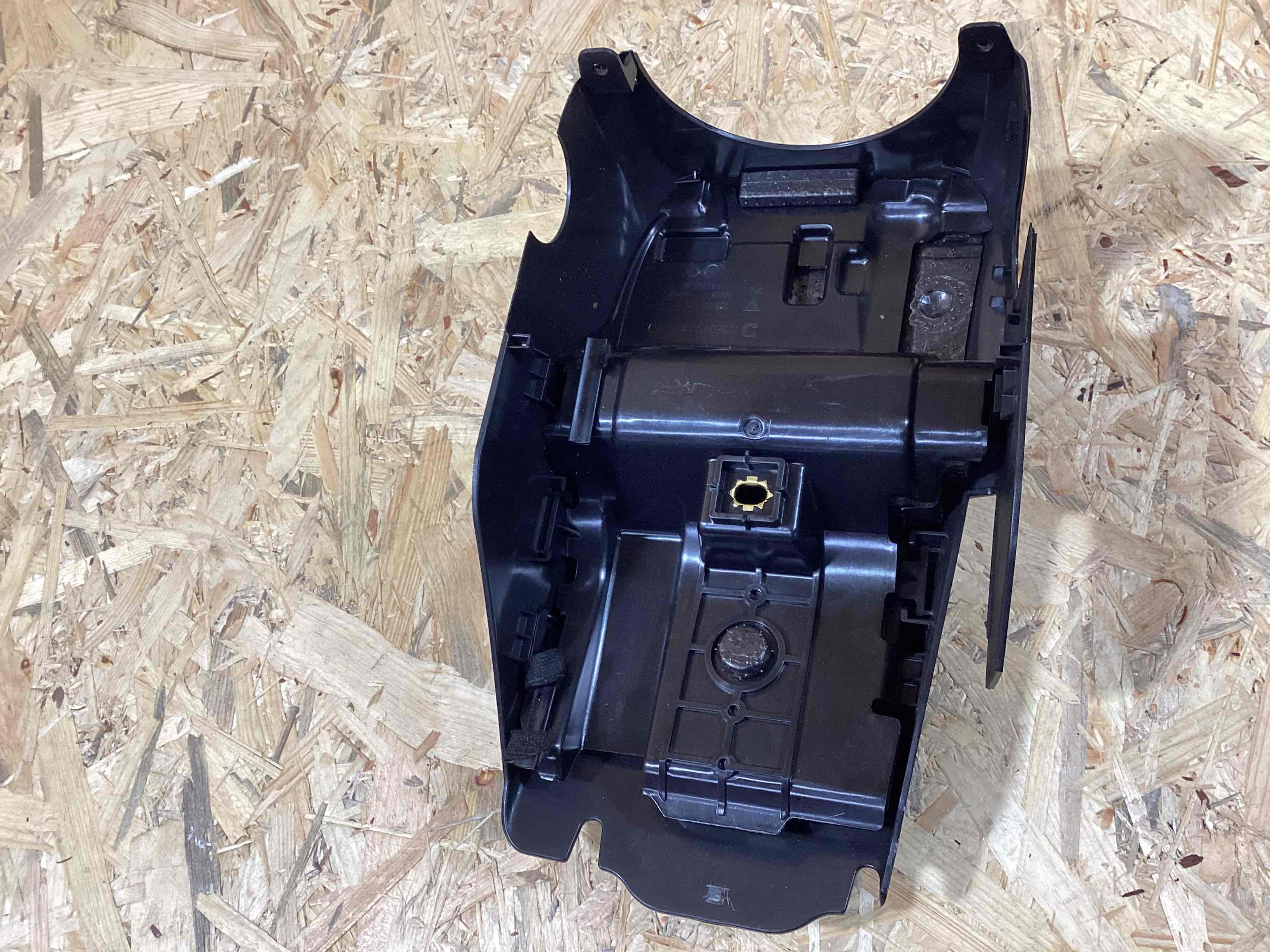 Элемент отделки салона, багажника Porsche Macan 300326-107